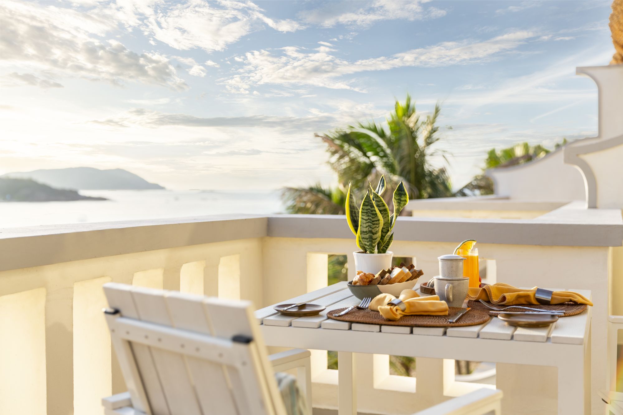 Avani Quy Nhon Resort: Dining