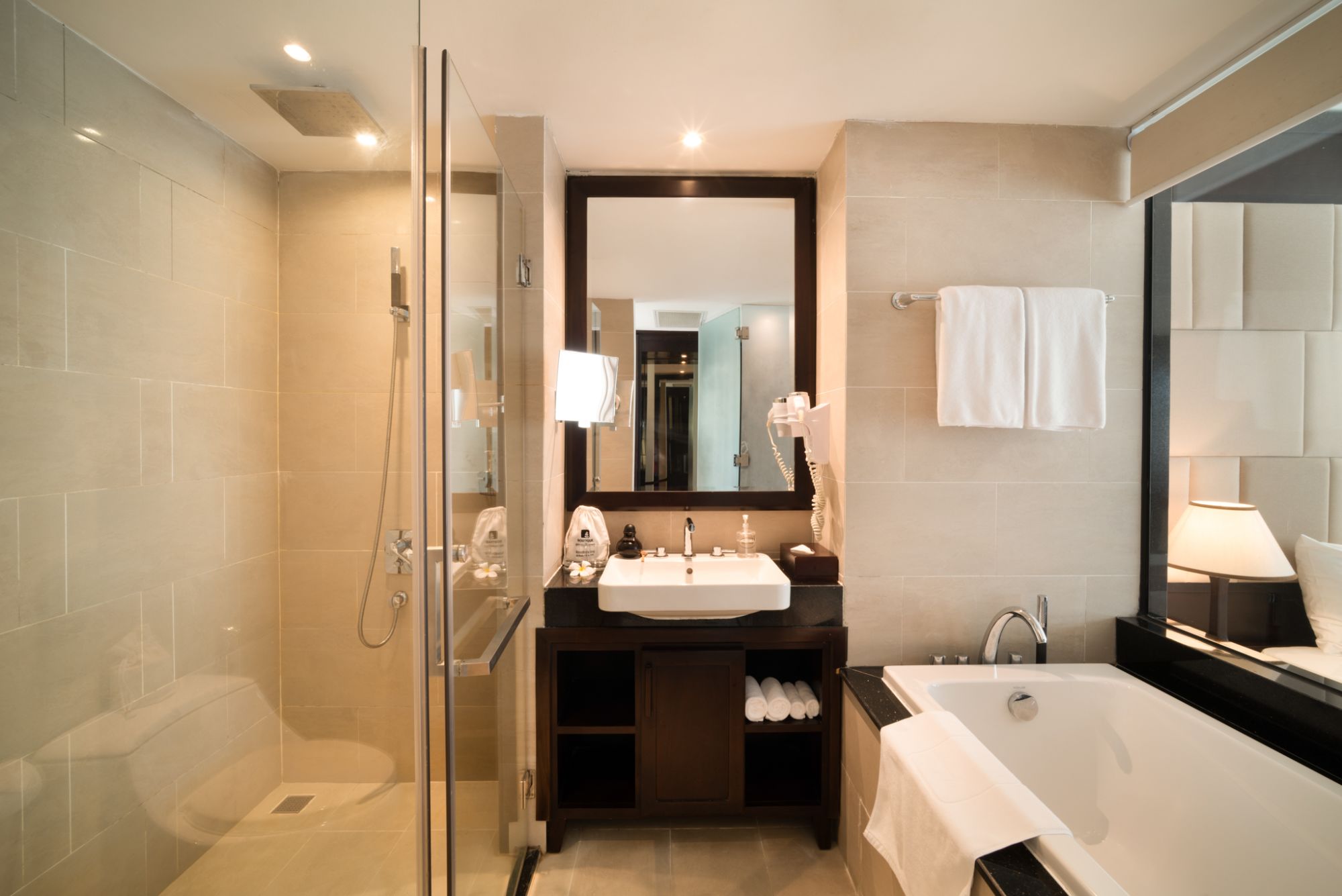 Boutique Hoi An Resort: Deluxe Room | bathroom