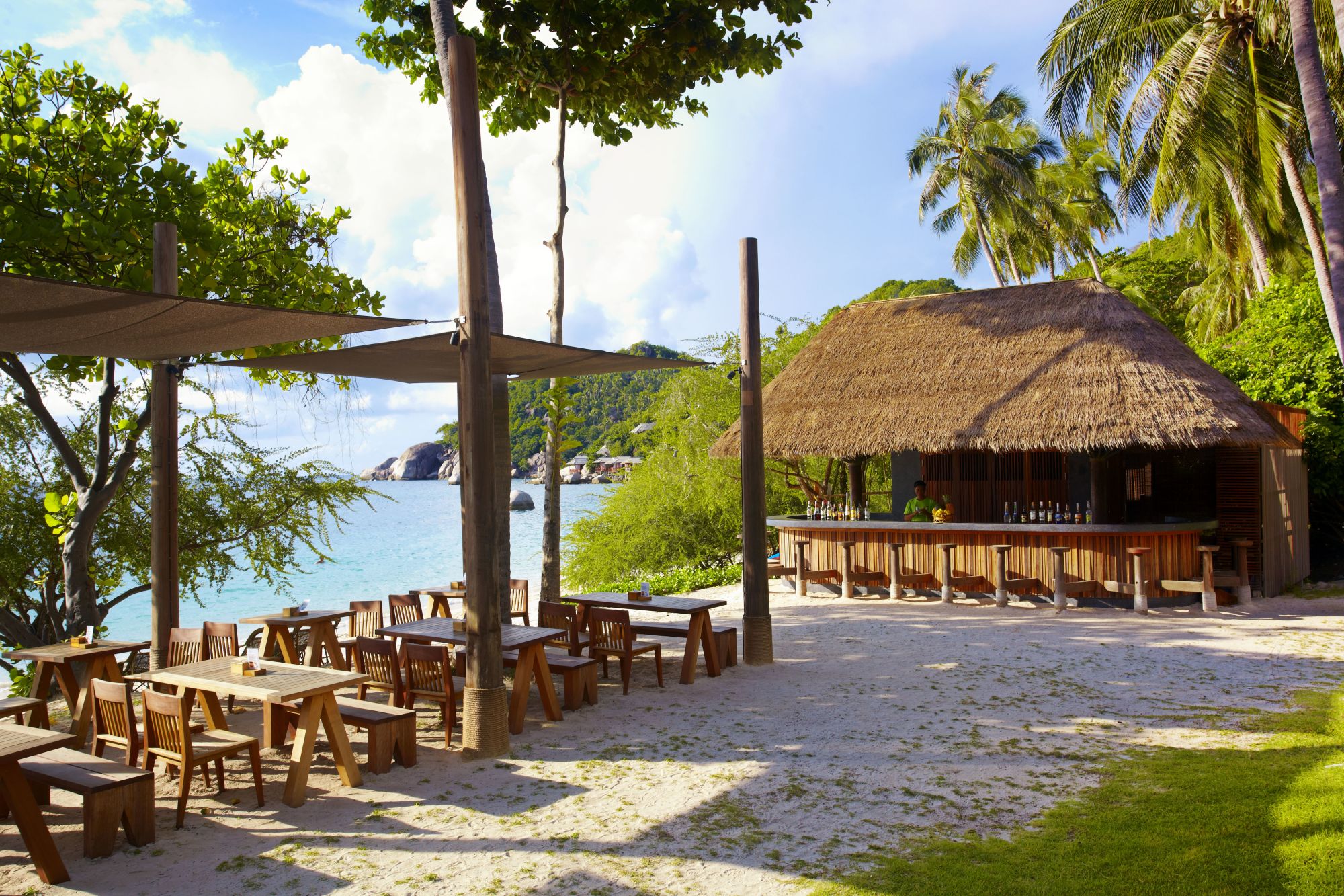 The Beach Club by Haadtien in Ko Tao: Beach Bar