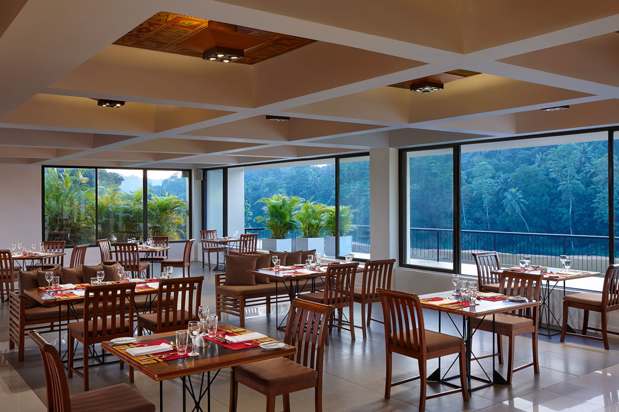 Cinnamon Citadel in Kandy: Main Restaurant