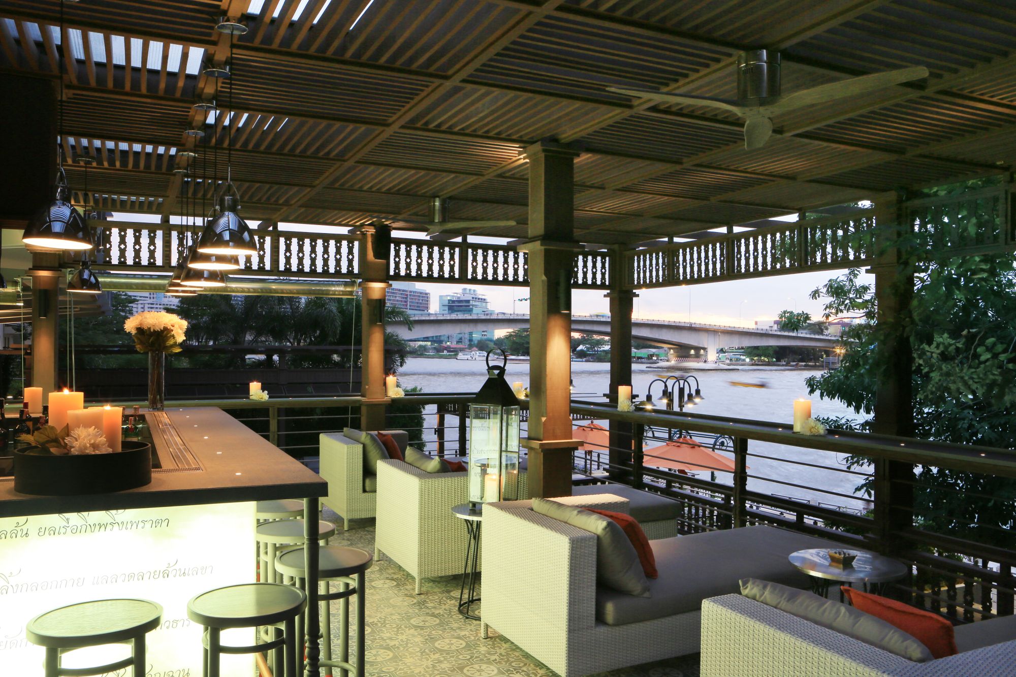 Riva Surya à Bangkok: Mezzanine Bar