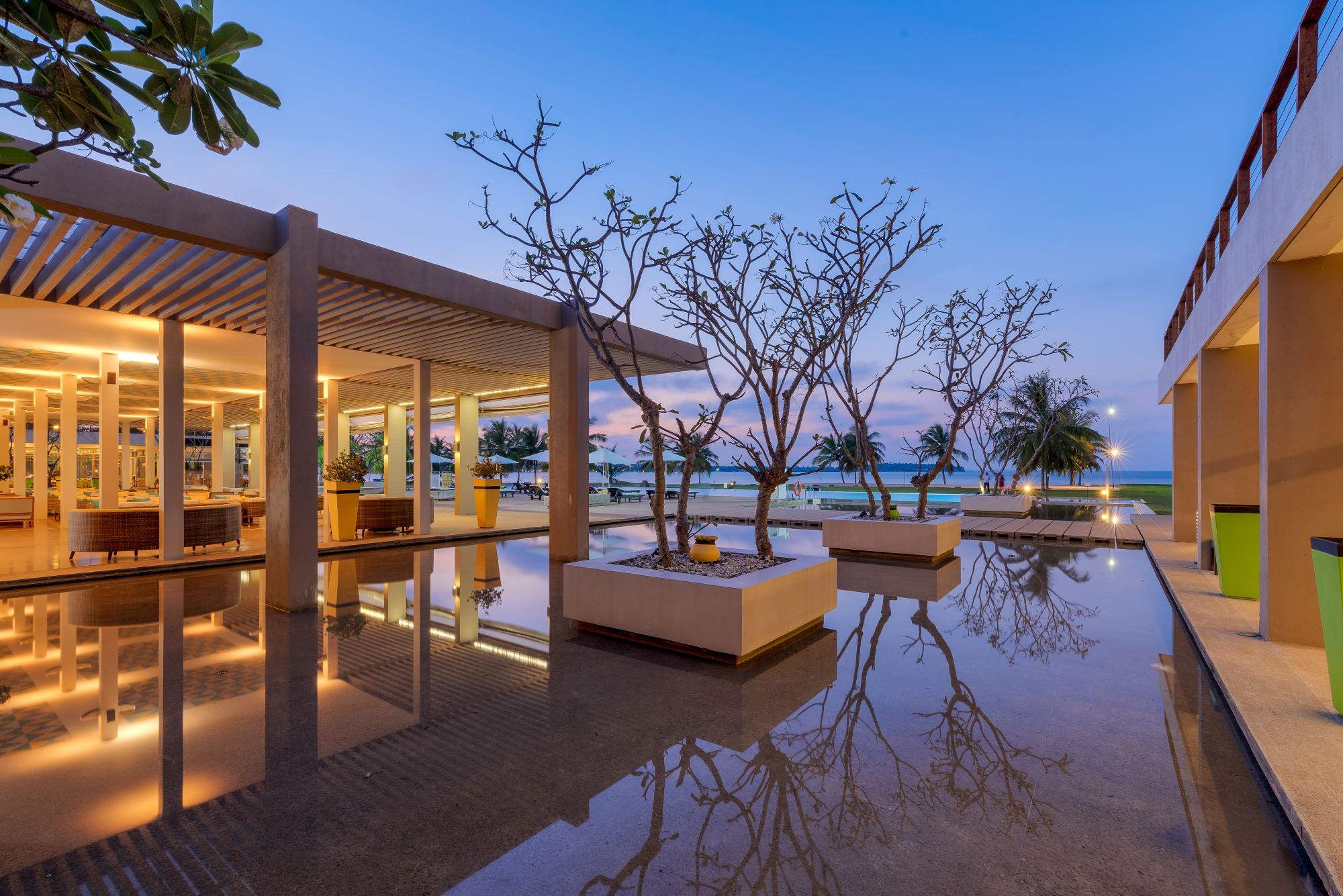 Amaya Beach à Passekudah: Pool area