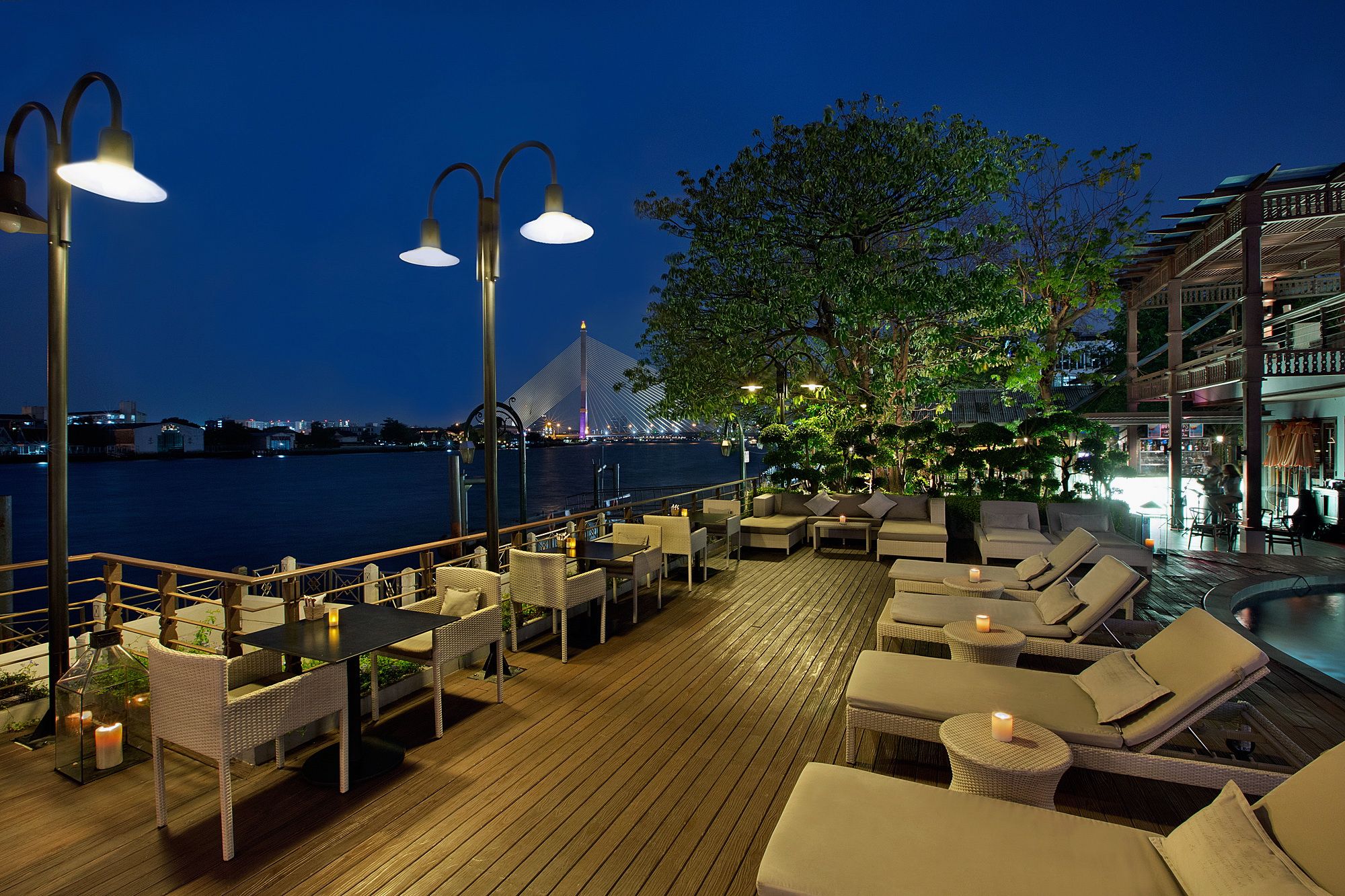 Riva Surya à Bangkok: exterior:
