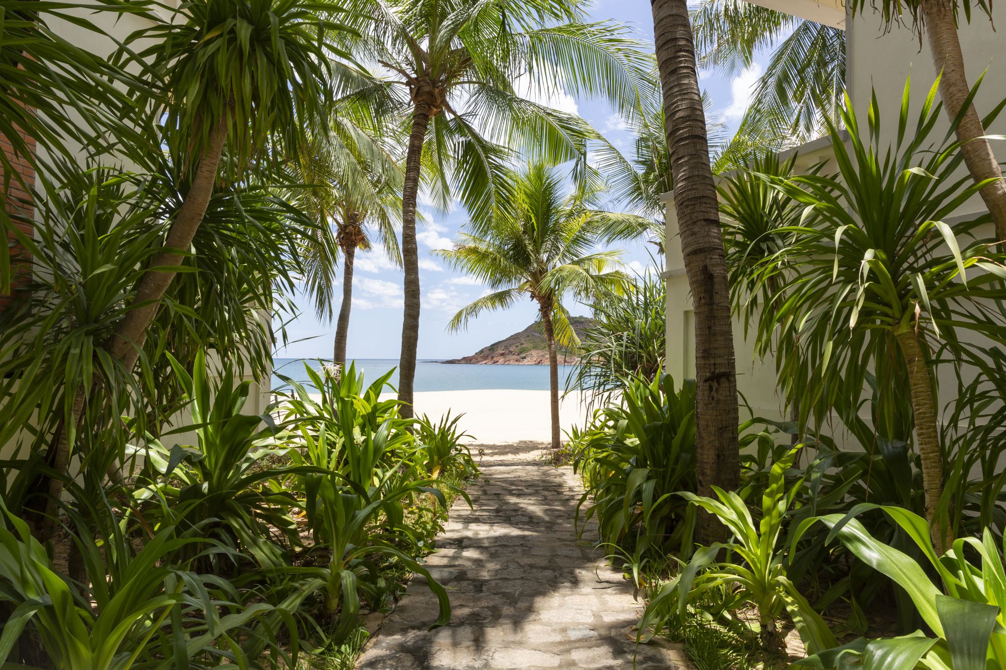 Avani Quy Nhon Resort: Brick Path Way To The Beach