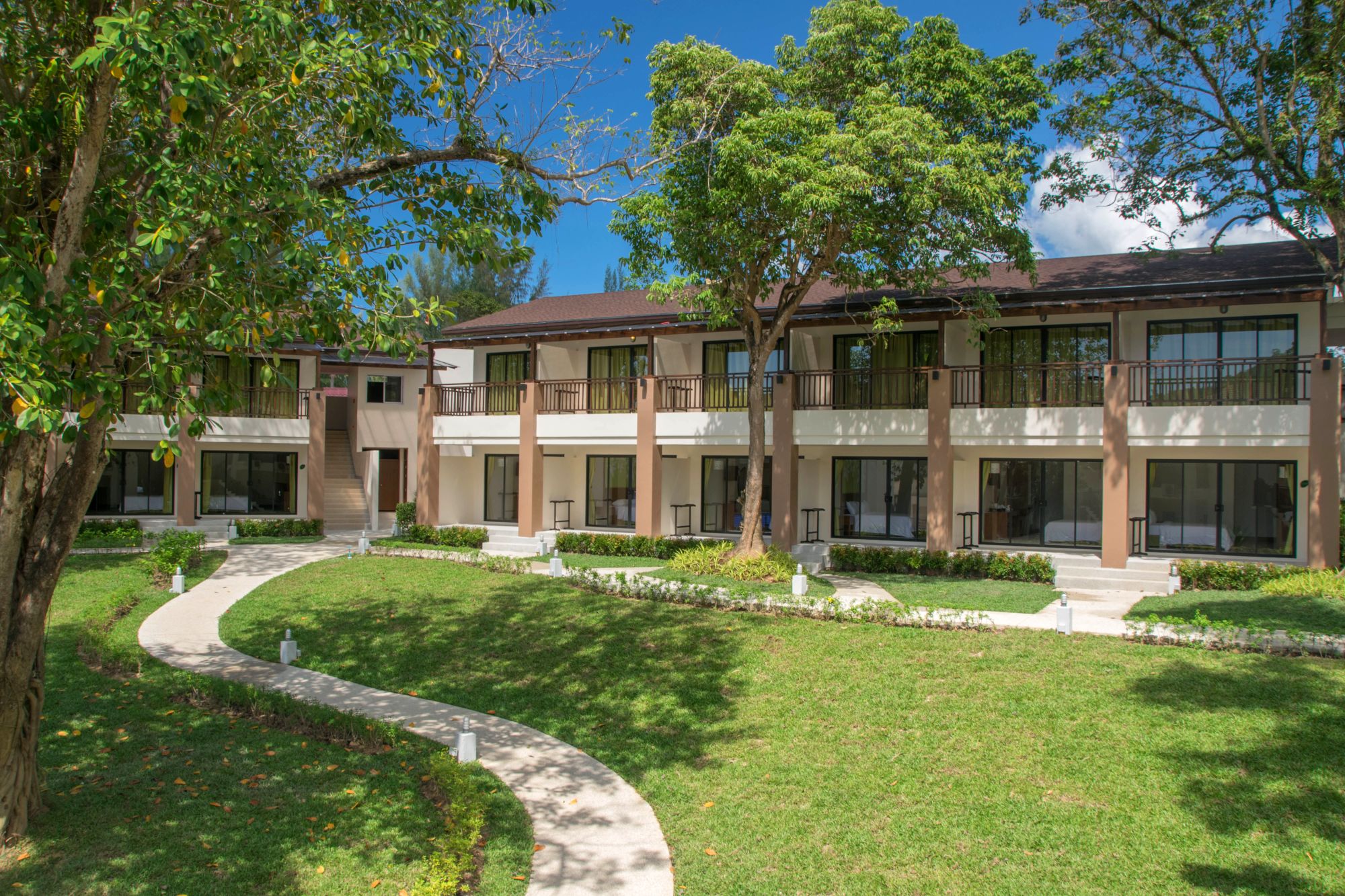 The Leaf Oceanside by Katathani in Khao Lak:  Garden
