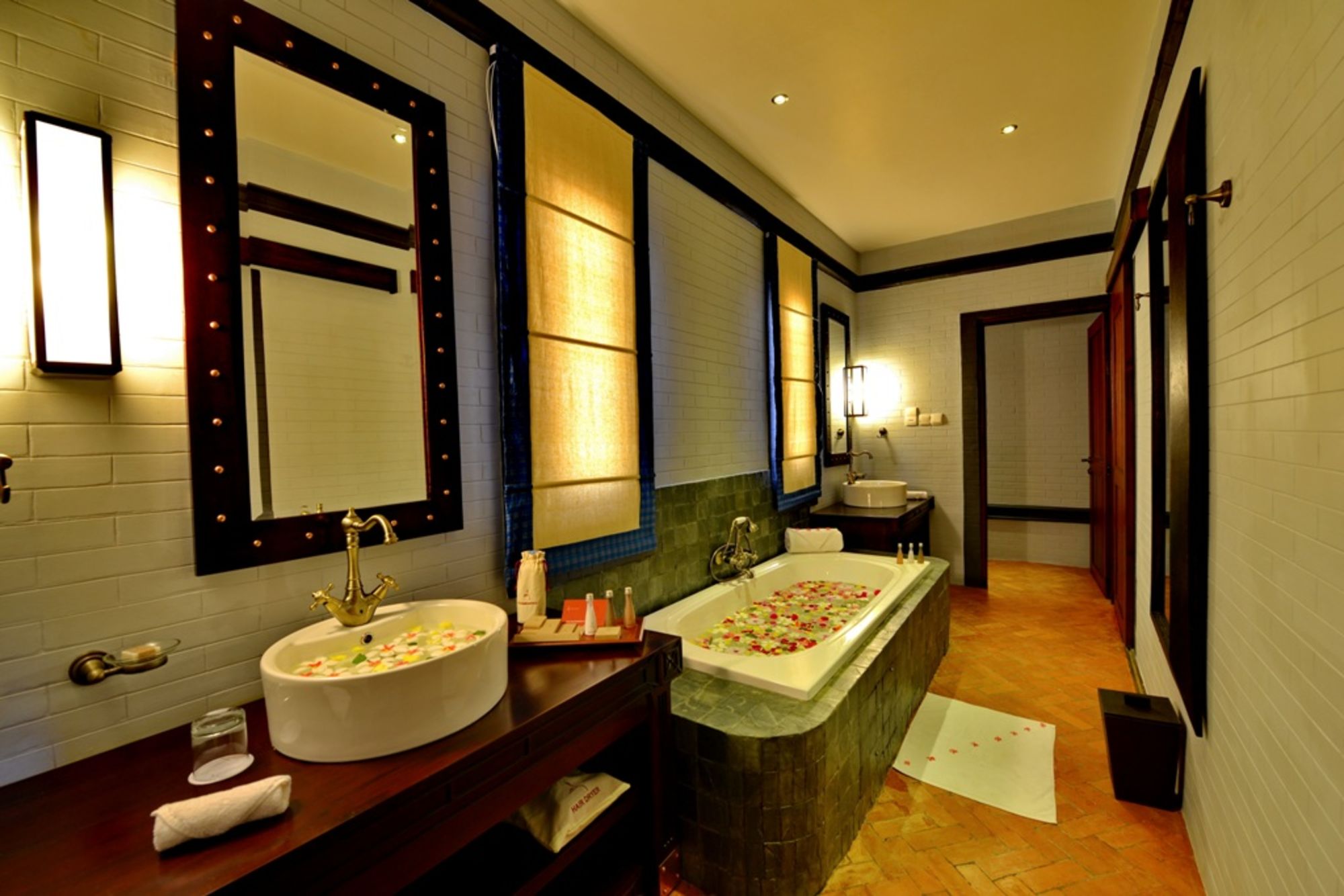 Bagan Lodge: Villa Room | bathroom