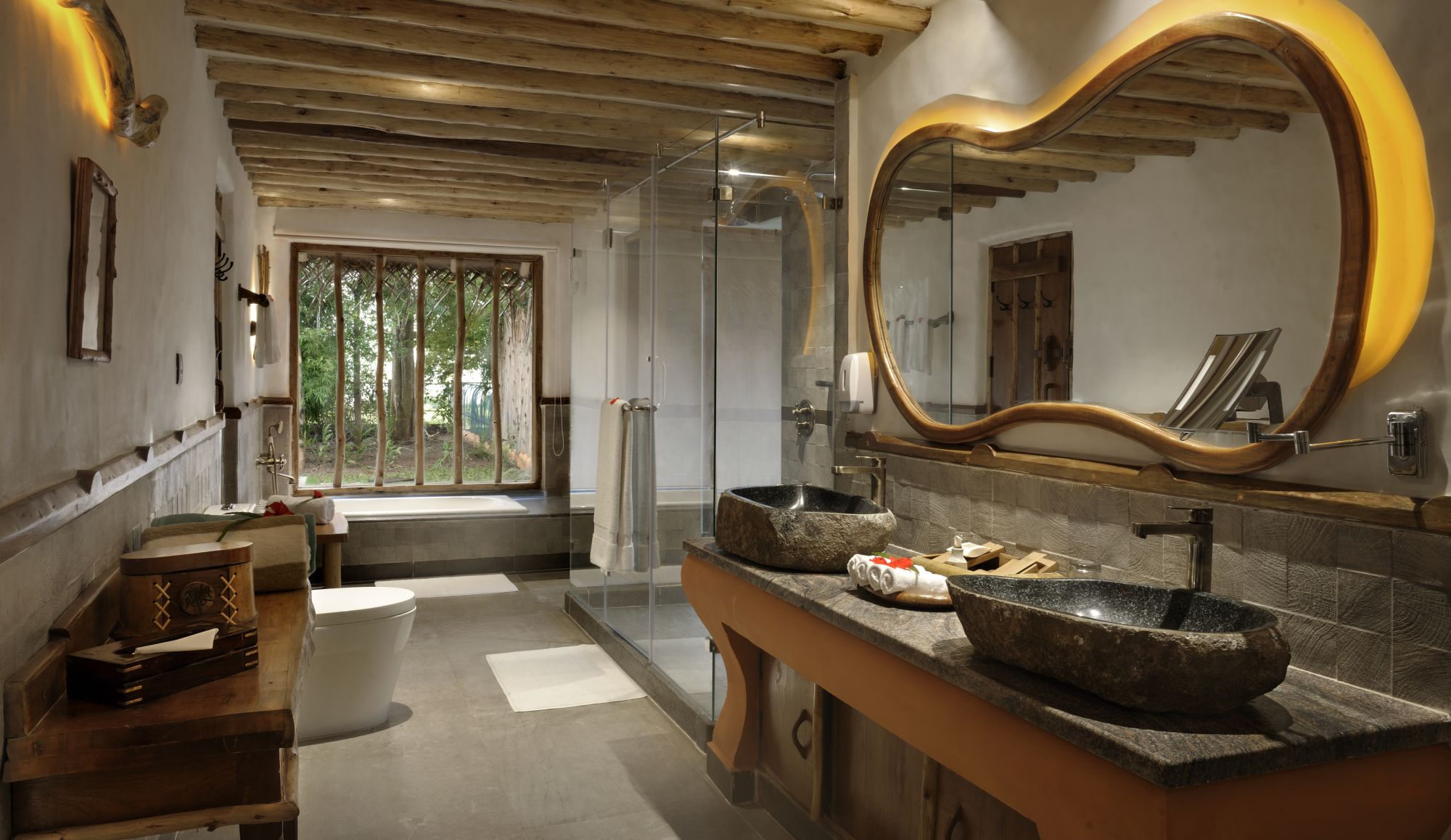 Evolve Back Kuruba Safari Lodge in Nagarhole Nationalpark: Pool Reserve | Bath