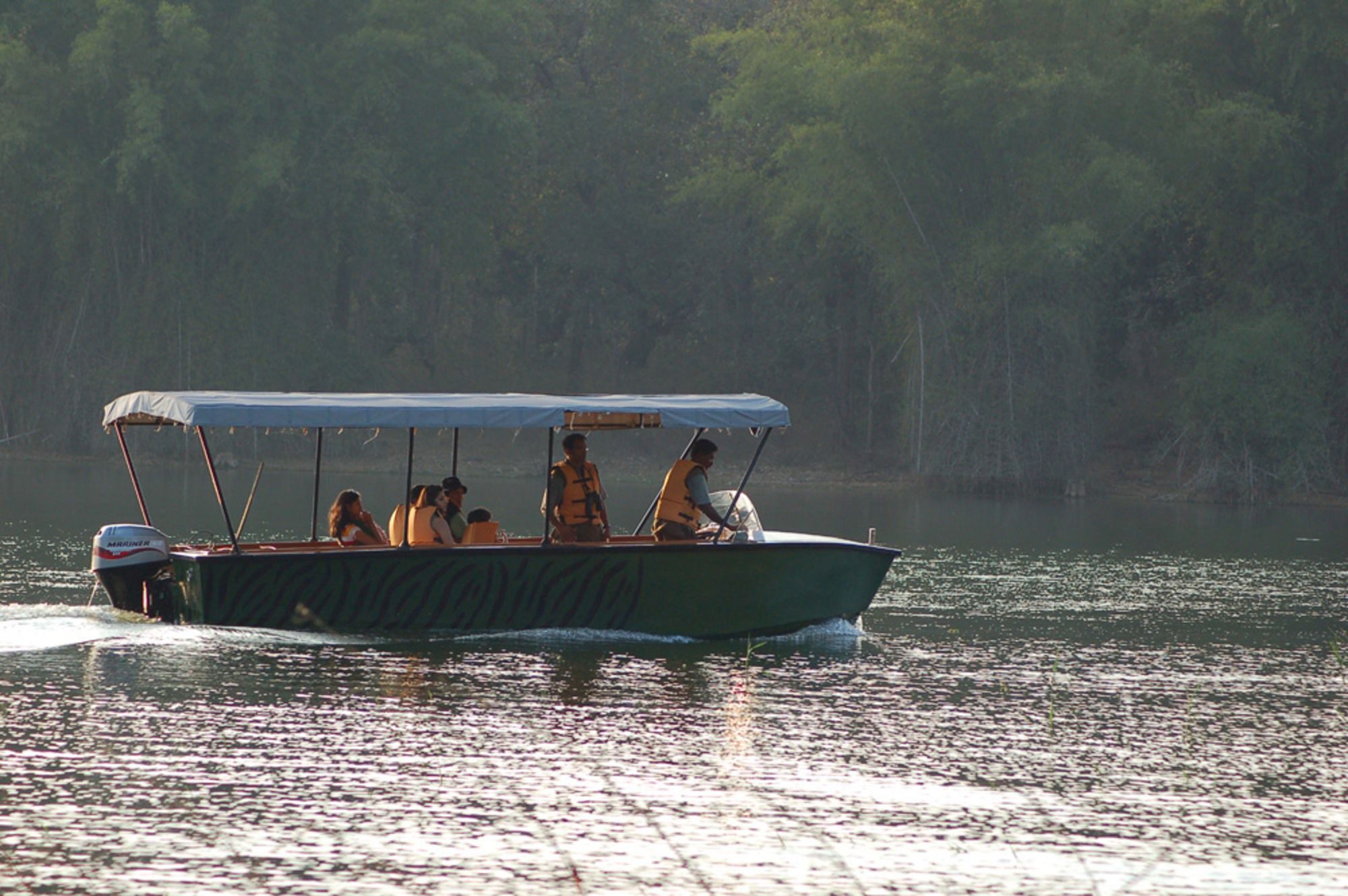 Evolve Back Kuruba Safari Lodge in Nagarhole Nationalpark: Boat Safari