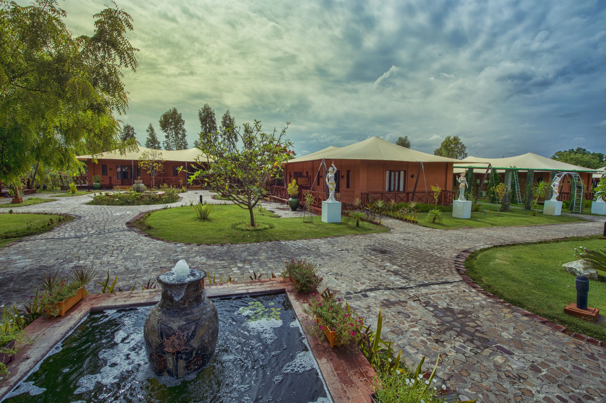 Bagan Lodge: Garden