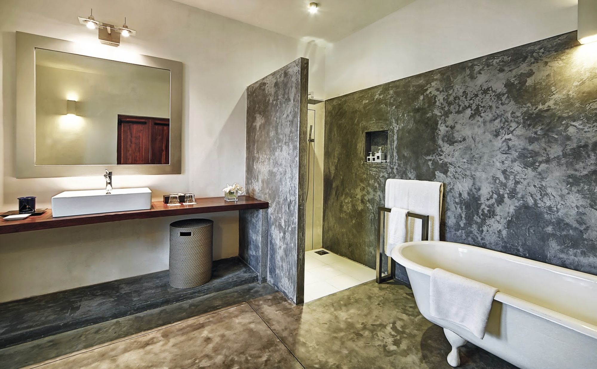 The Fort Printers à Galle: New wing | bathroom