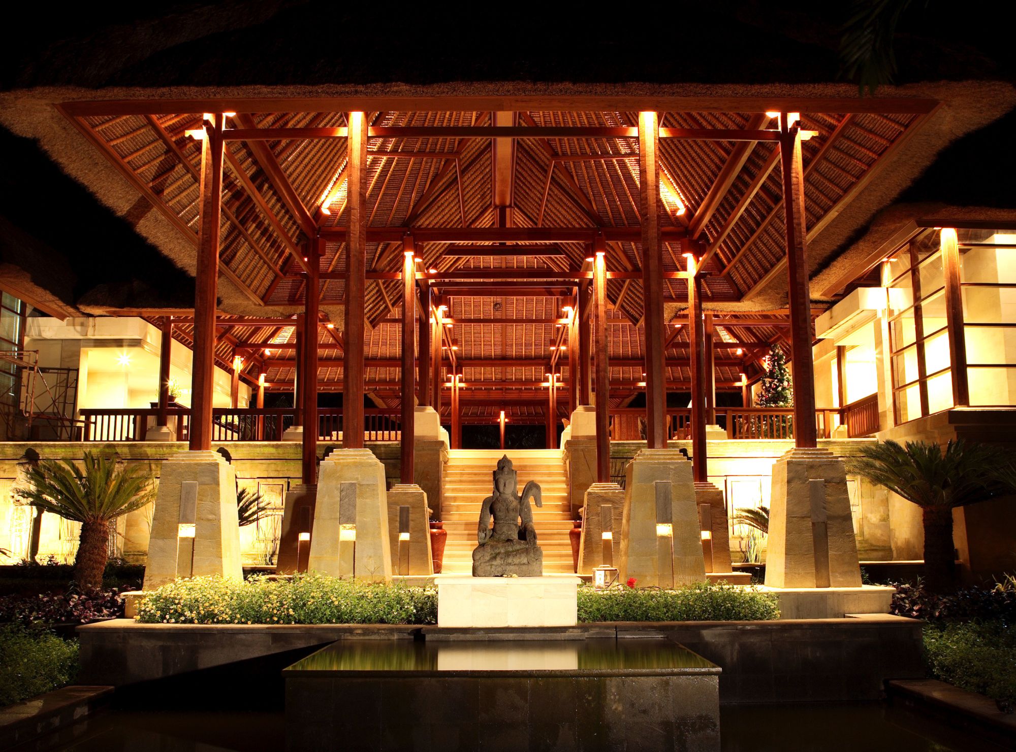 The Ubud Village Resort & Spa:  Lobby