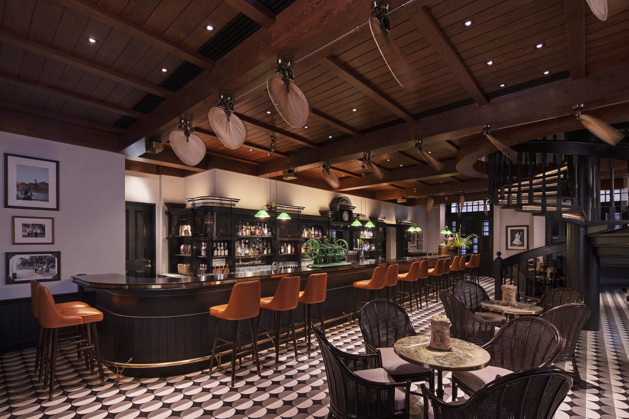 Raffles Singapore à Singapour: Long Bar Interior