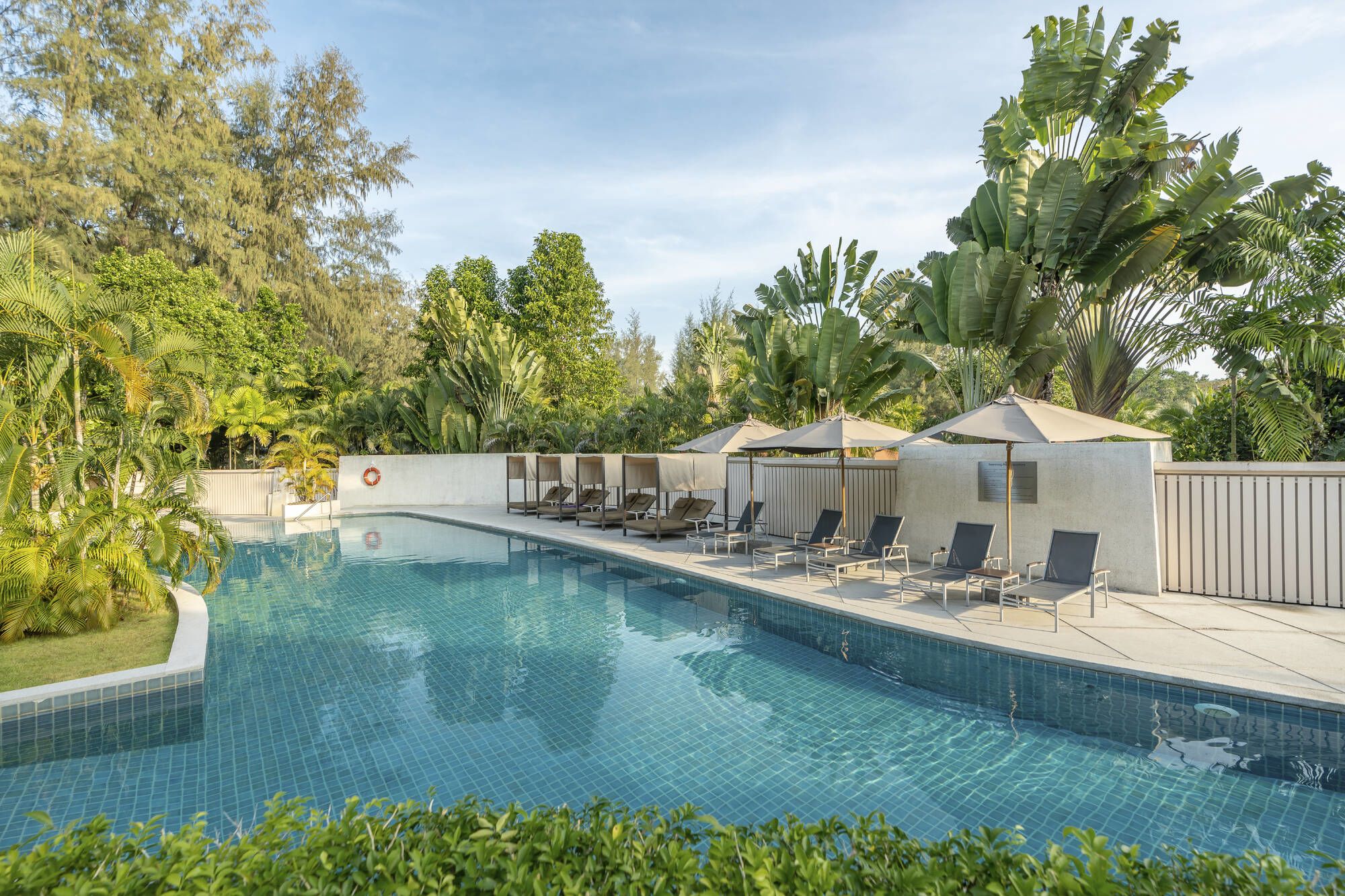 Dewa Phuket Resort & Villas: Swimming Pool