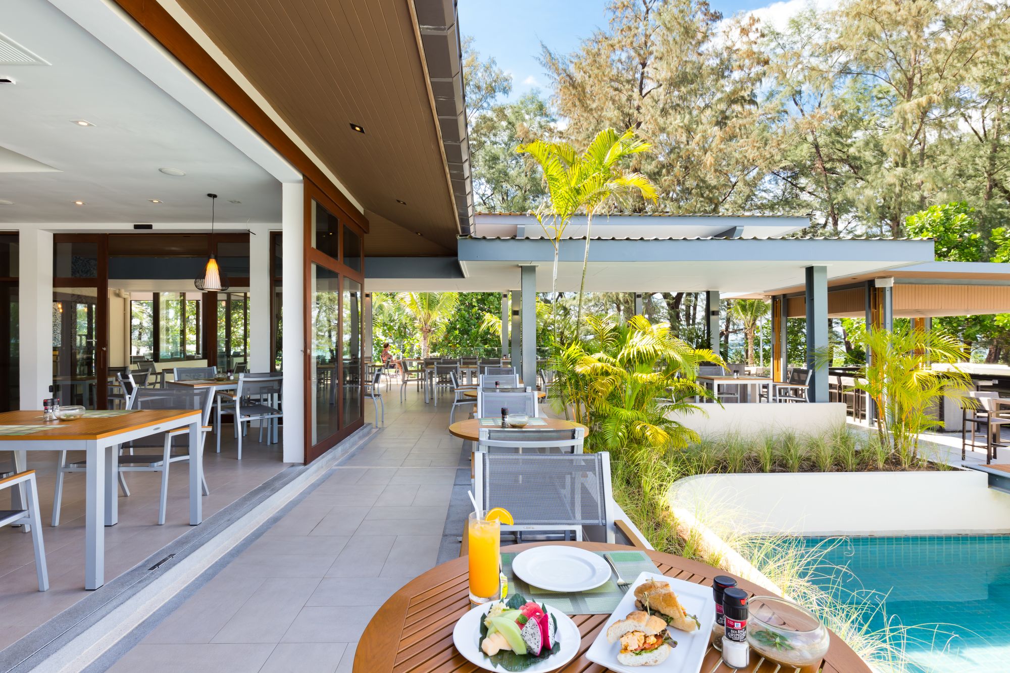 Dewa Phuket Resort & Villas: Terrace Grill