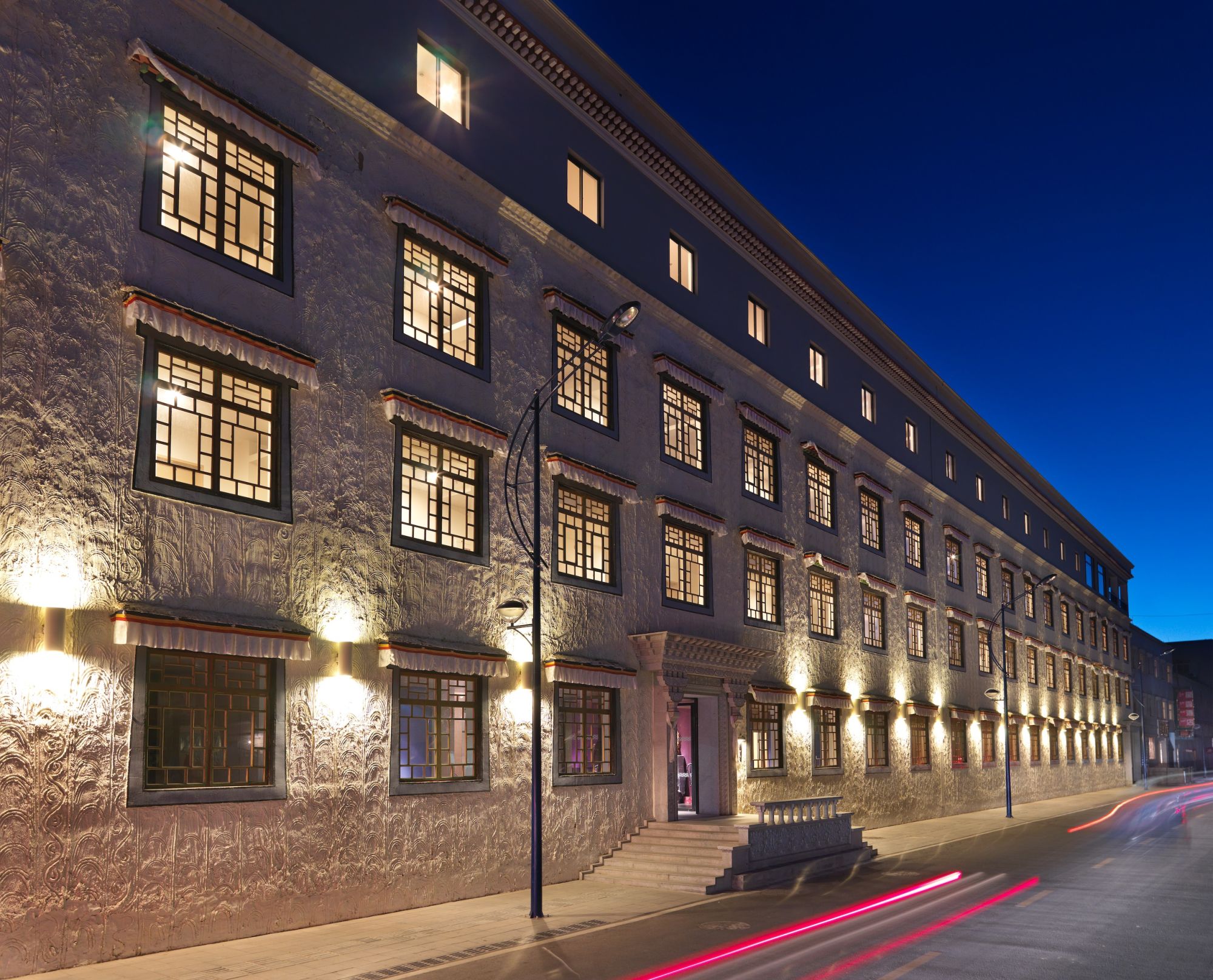 Four Points by Sheraton in Lhasa:  Hotel Facade