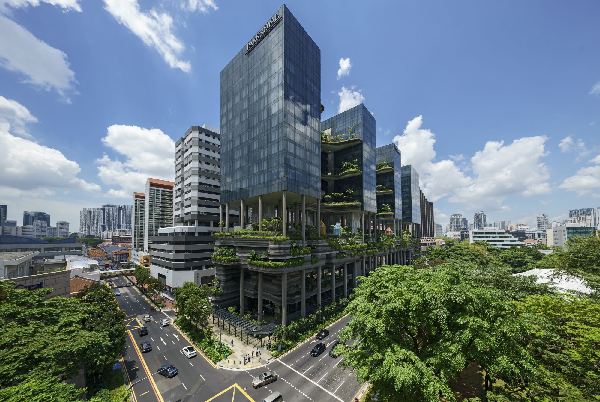 Parkroyal Collection Pickering in Singapur:  Facade with Skyline