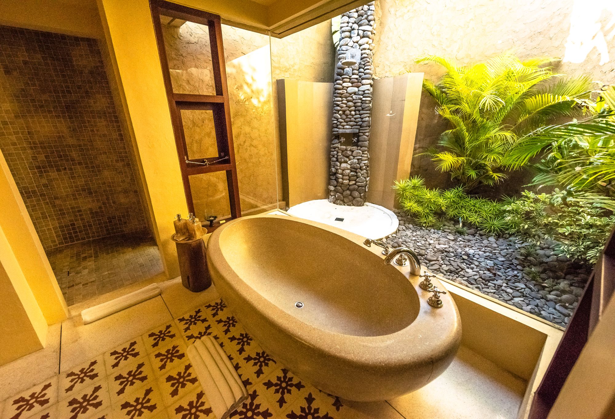 WakaGangga in Südbali: Villa Gardenview | Pool Villa Gardenview | Pool Villa Oceanview | Bathroom