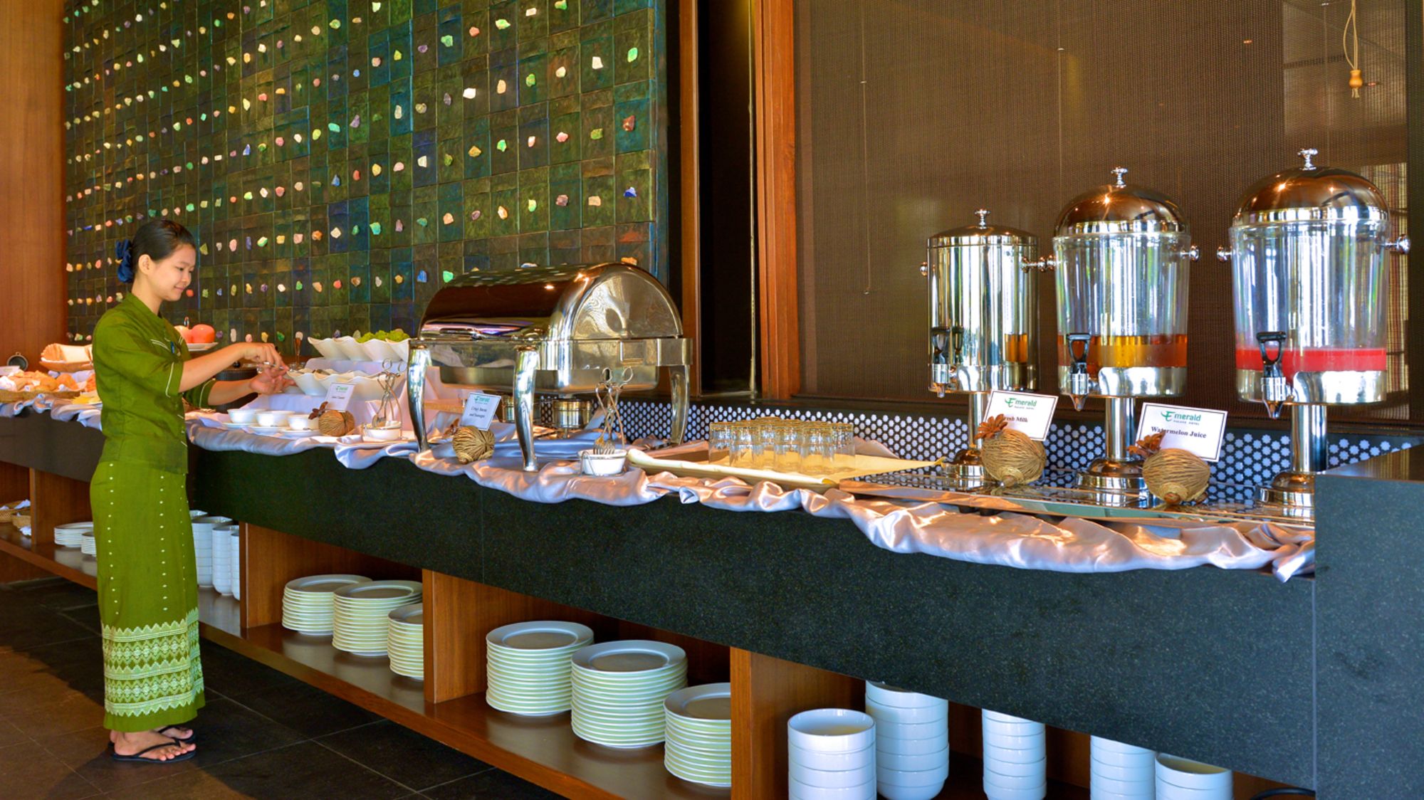 Emerald Palace in Naypyitaw: Emerald Restaurant
