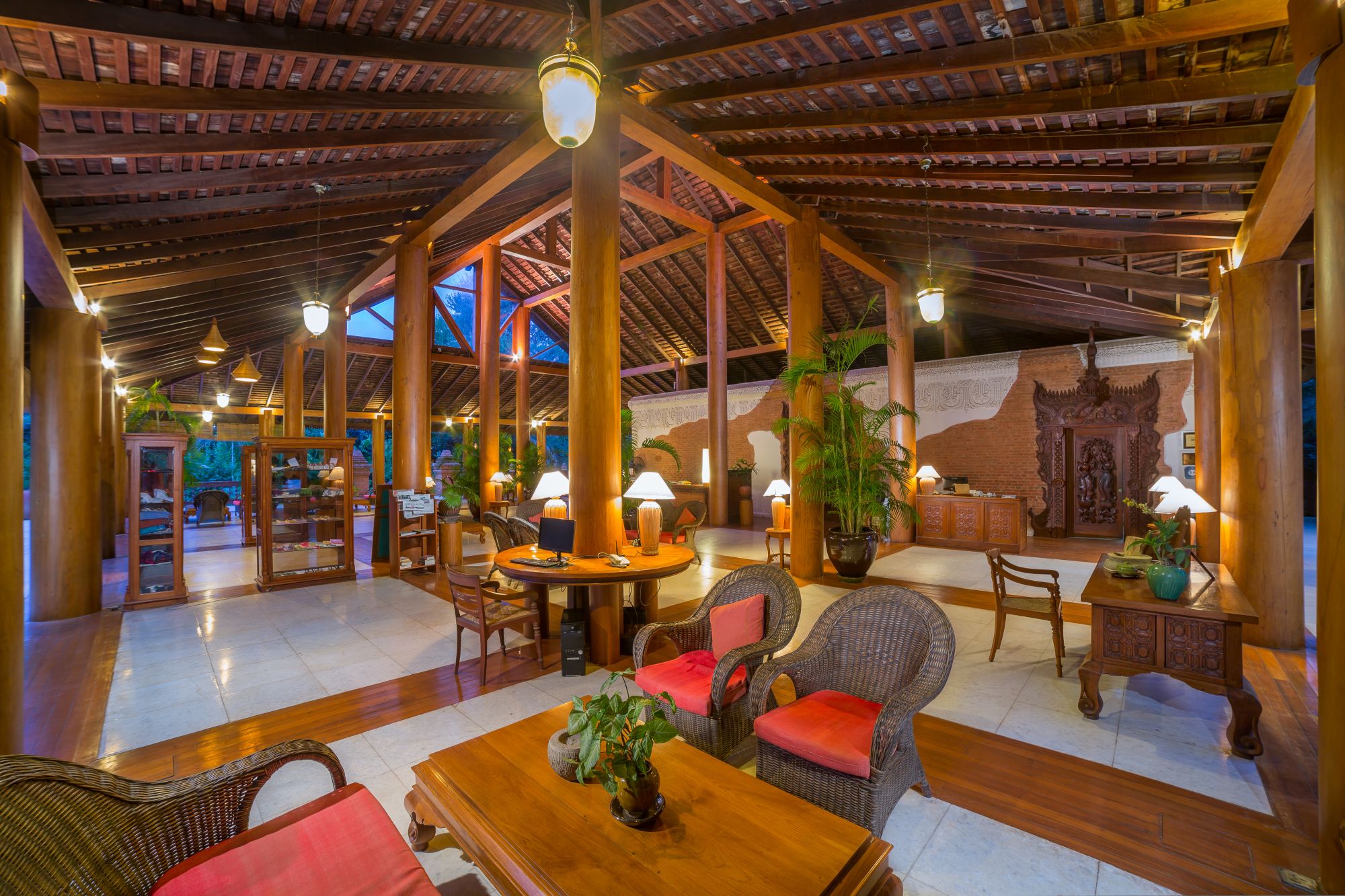The Hotel @ Tharabar Gate in Bagan: Lobby