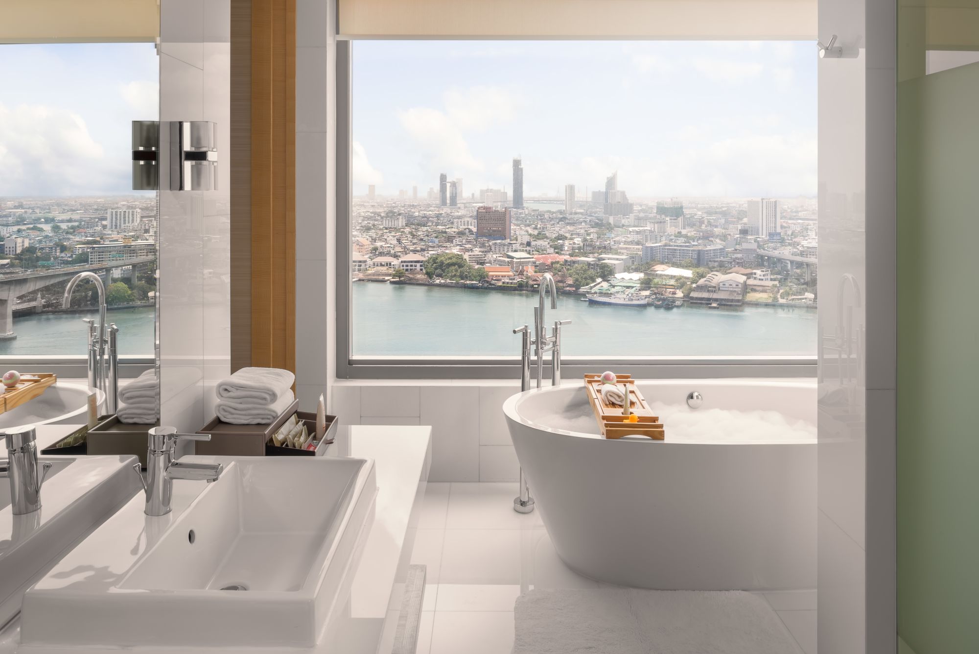 AVANI+ Riverside Bangkok Hotel: River View Junior Suite