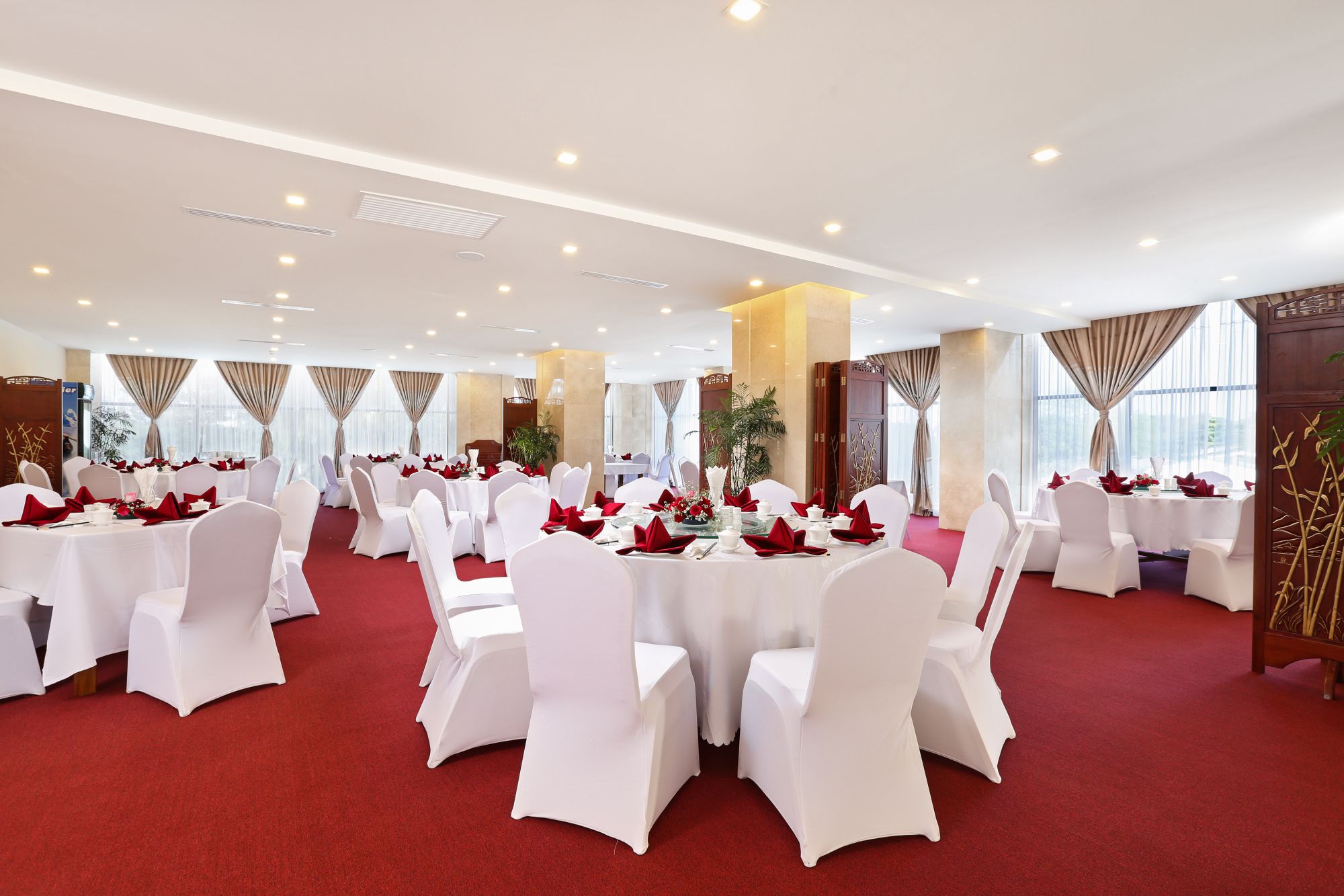Jasmine Palace à Yangon: Jasmine Garden Restaurant