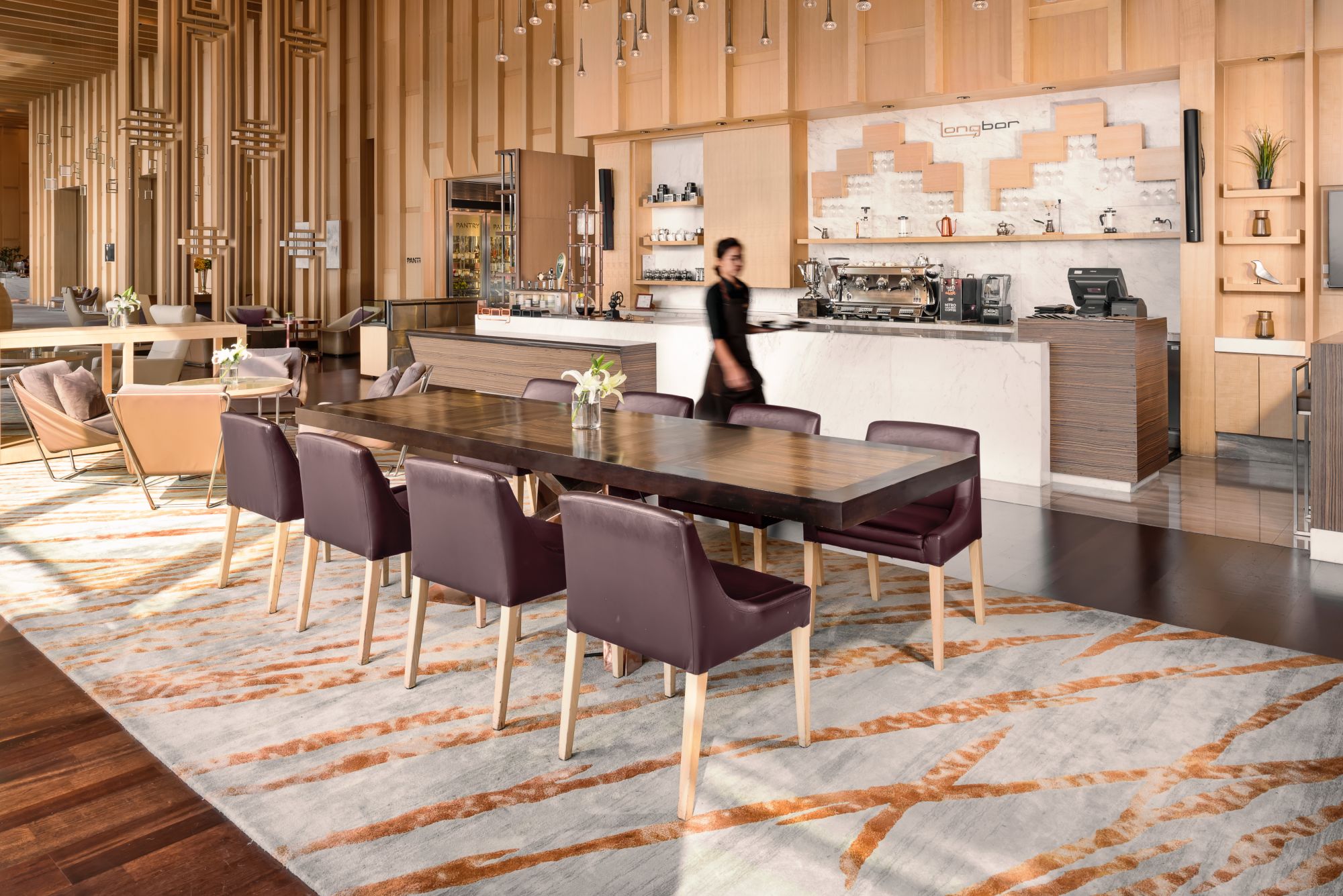 AVANI+ Riverside Bangkok Hotel: Seen Restaurant & Bar | Long Bar