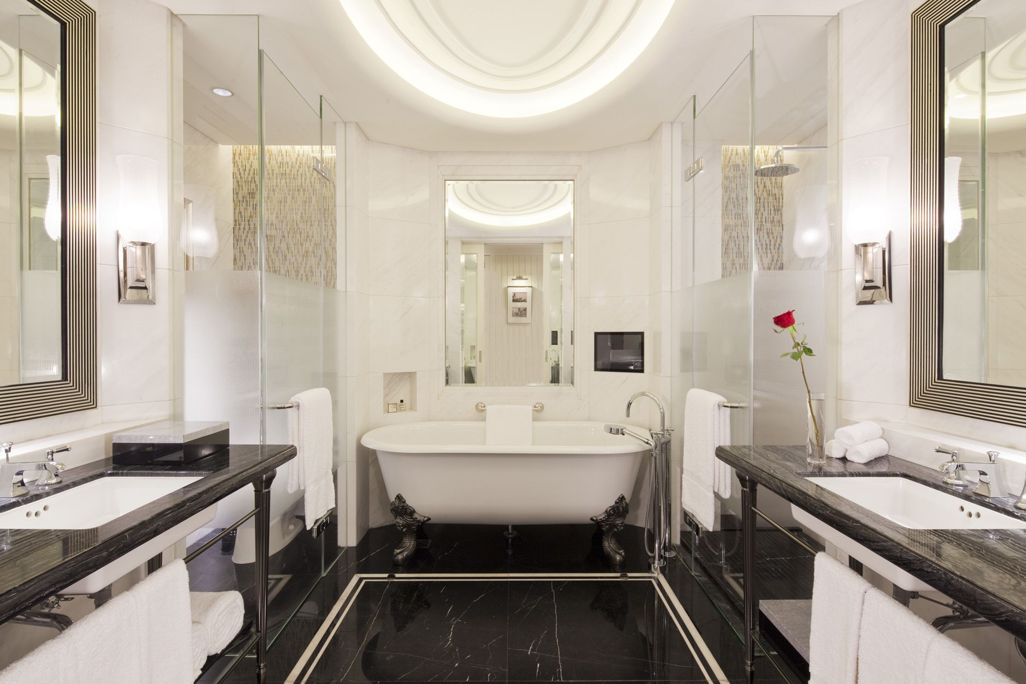 Fairmont Peace in Shanghai:  Deluxe | bathroom