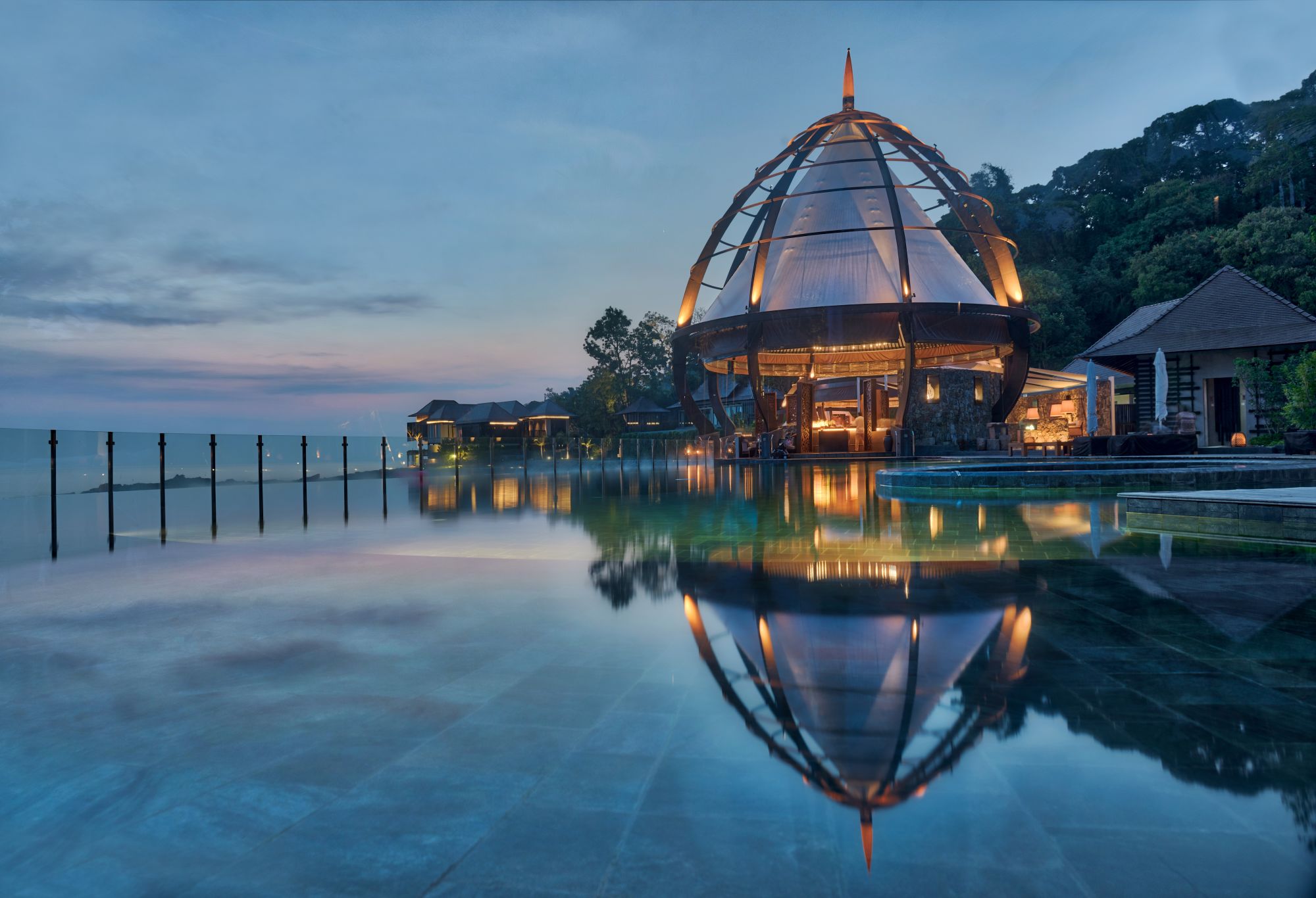 The Ritz-Carlton, Langkawi: Beach Grill pool view