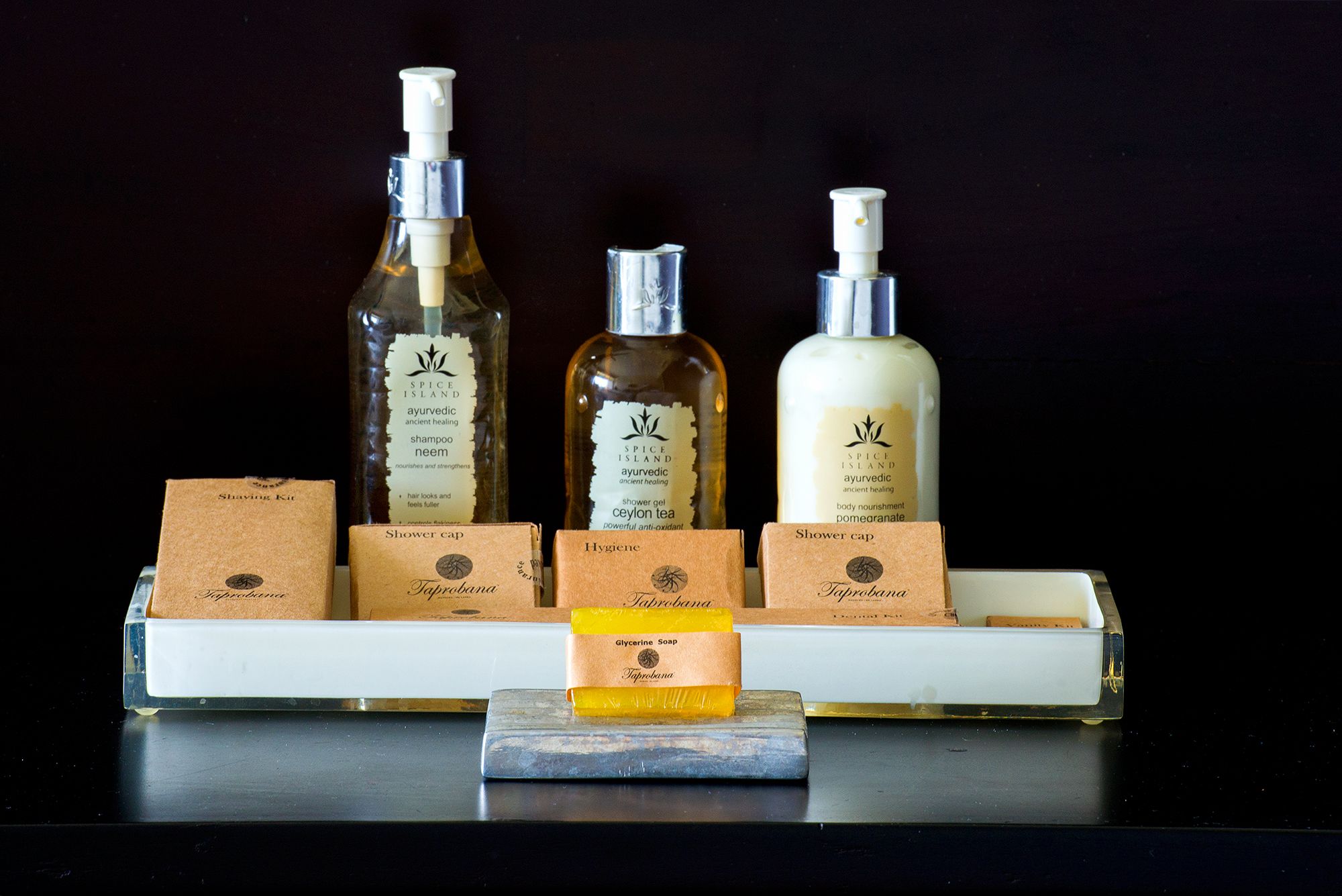 Shinagawa Beach à Balapitiya: Luxury Ayurveda bath amenities