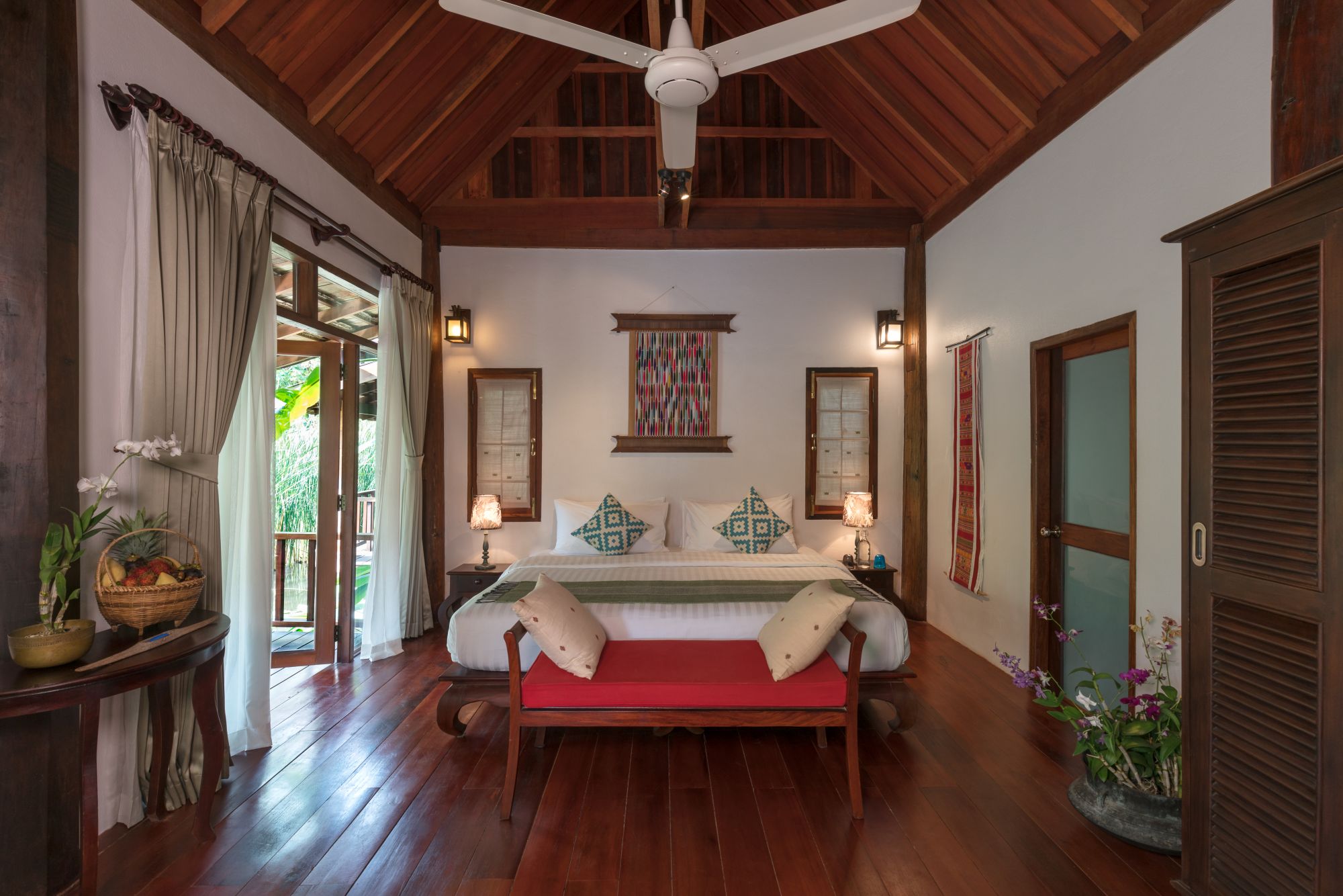 Maison Dalabua in Luang Prabang: Overwater Bungalow