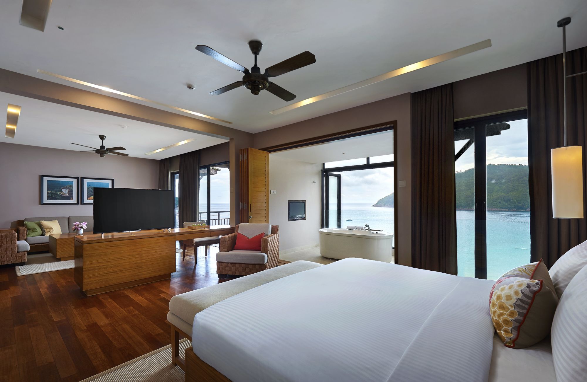 The Taaras Beach & Spa Resort à Redang: Cliff Bay Suite