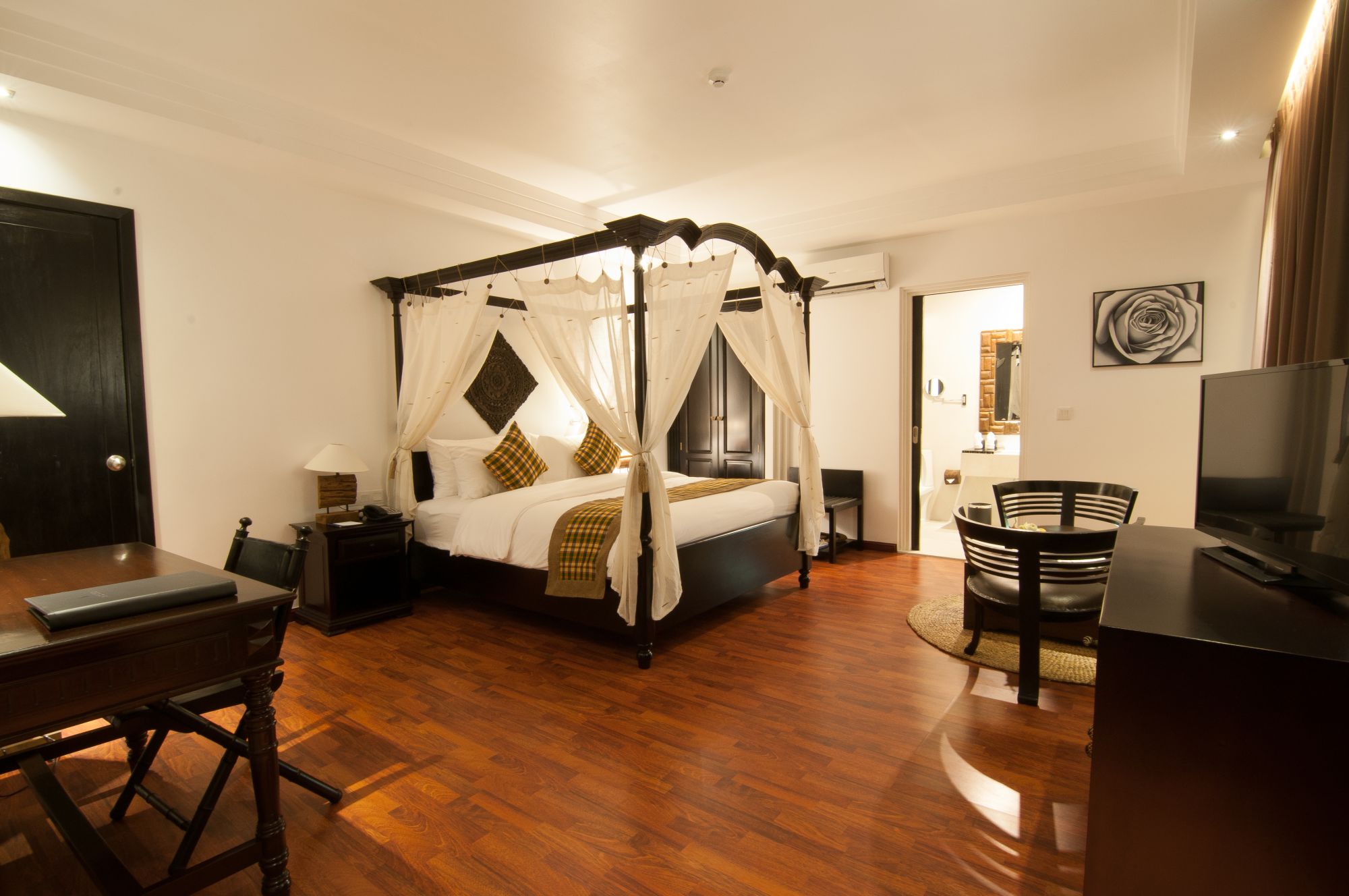 La Rose Suites in Phnom Penh: Junior Suite