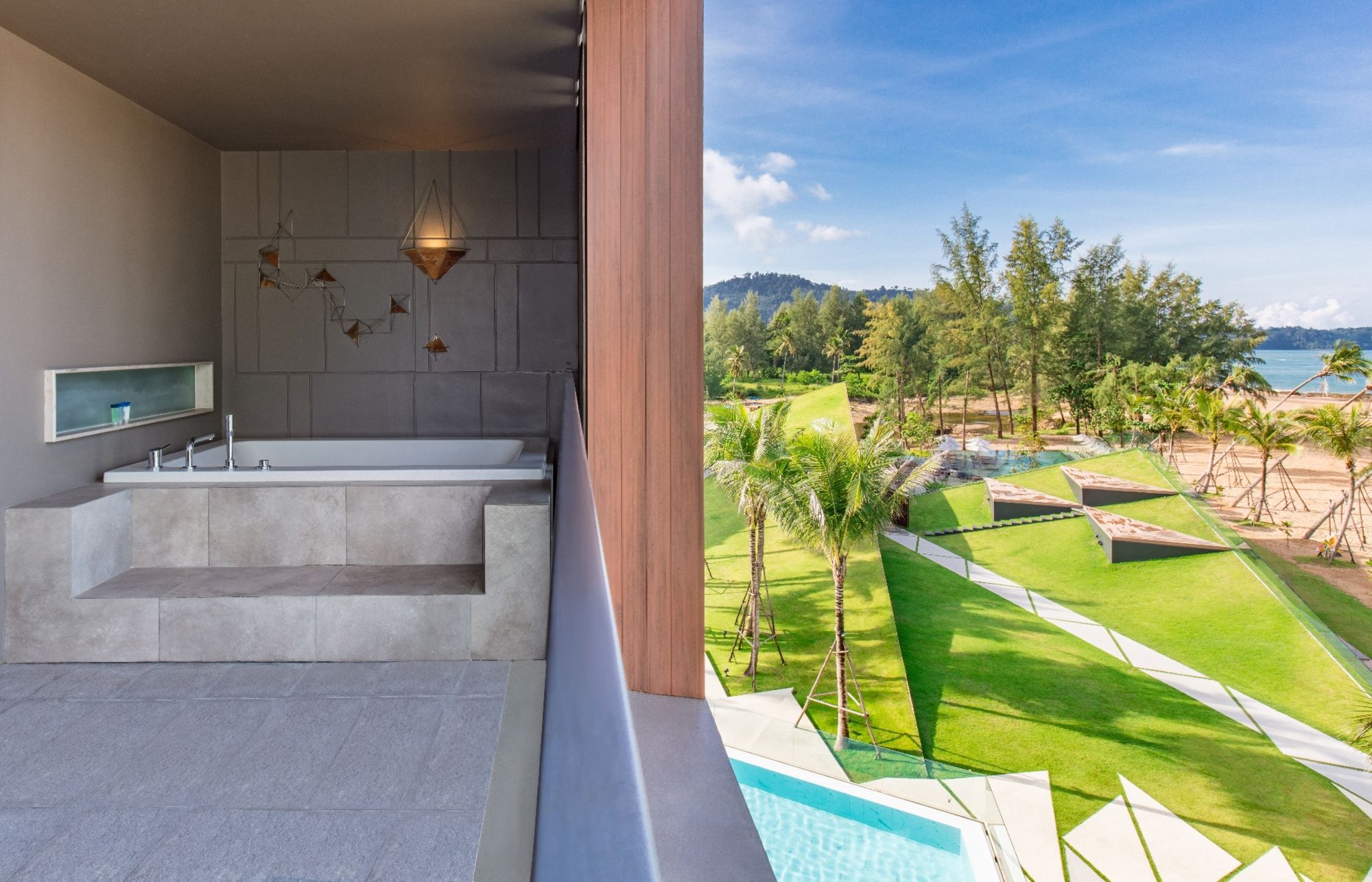 La Vela Khao Lak: Deluxe Seaview | balcony