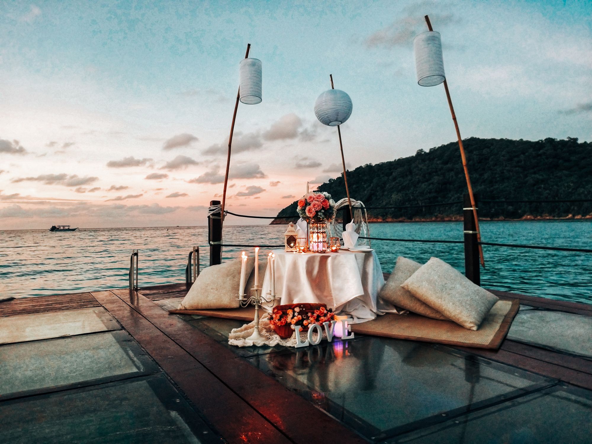 The Taaras Beach & Spa Resort à Redang: Pontoon Dinner