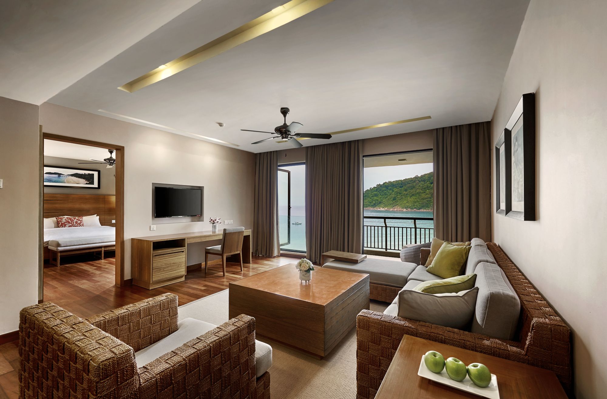 The Taaras Beach & Spa Resort à Redang: Cliff Bay Suite | Living Room