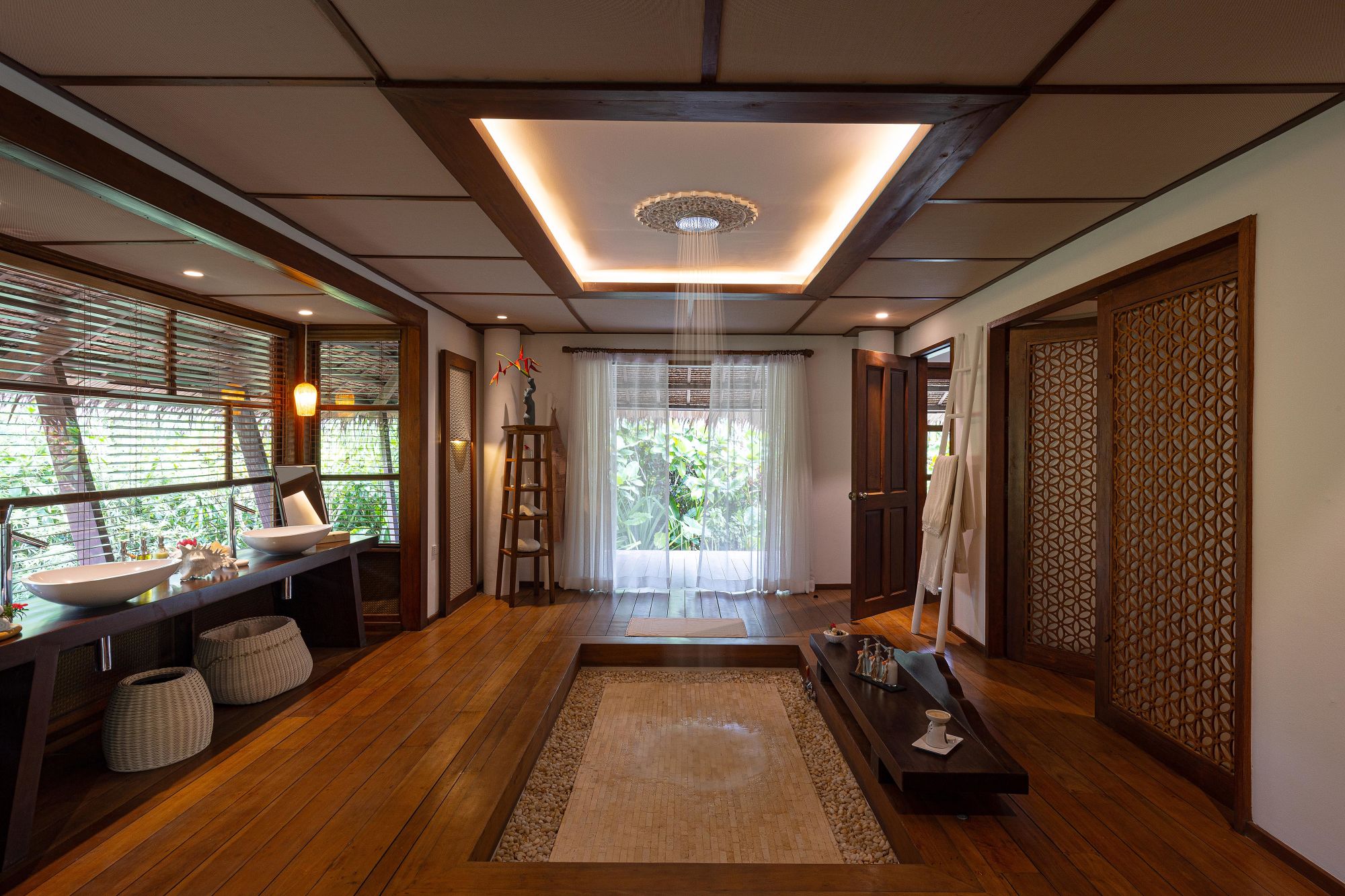 Nay Palad Hideaway in Siargao: Ocean View Villa | Bathroom