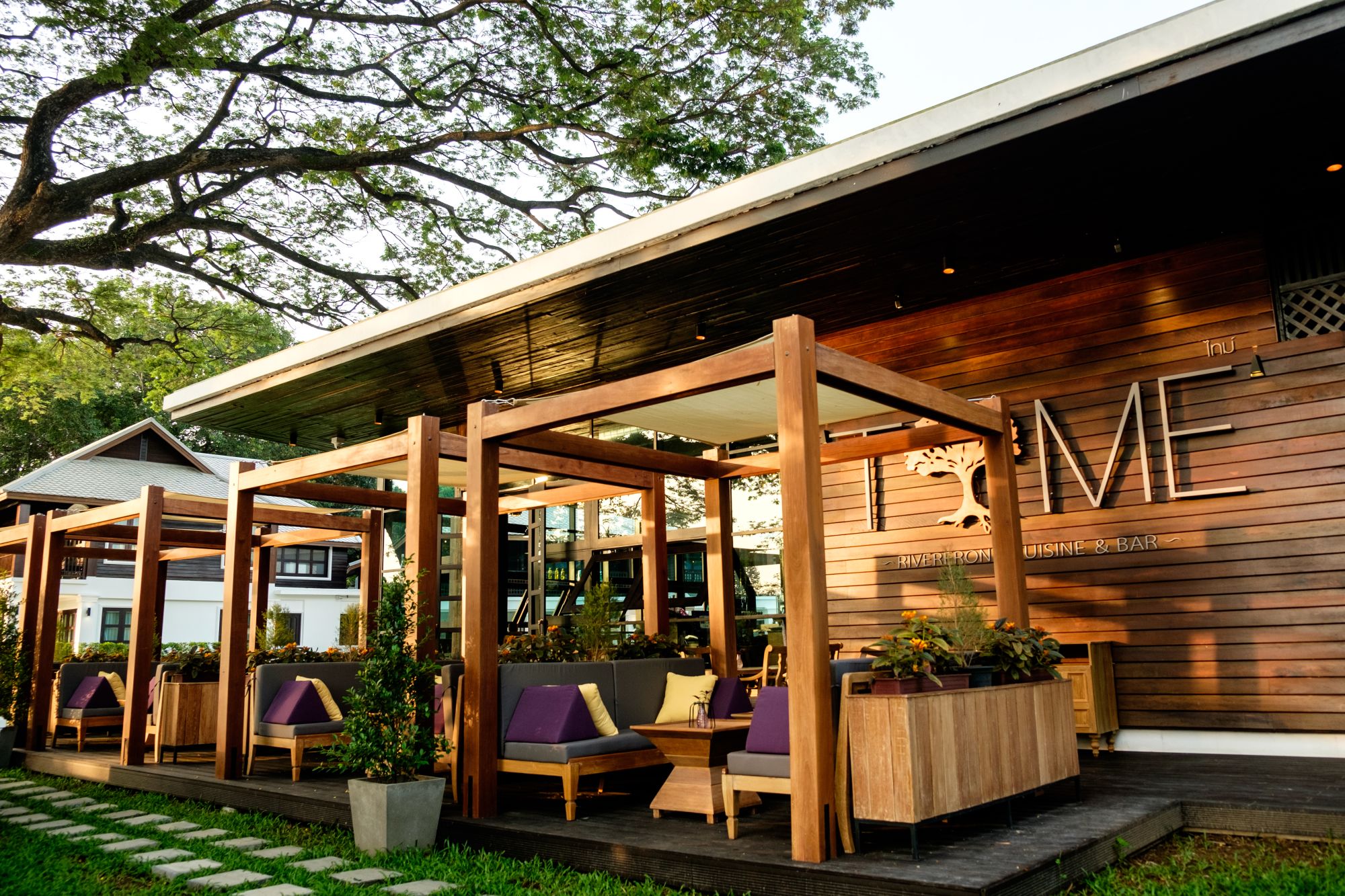 Na Nirand in Chiang Mai: Time Riverfront Cuisine _ Bar