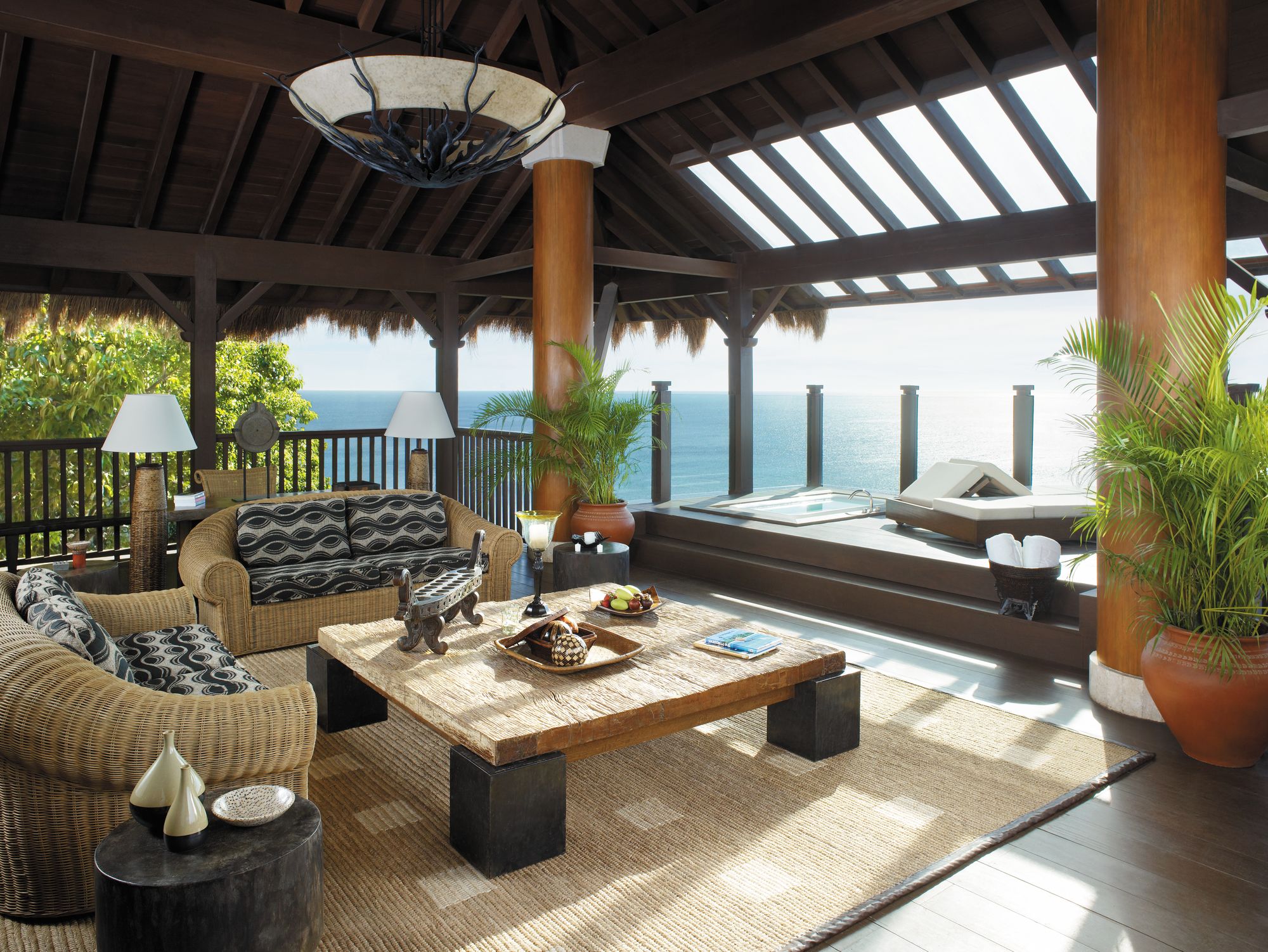 Shangri-La's Boracay Resort & Spa: Tree House Villa | Deck area of with jacuzzi