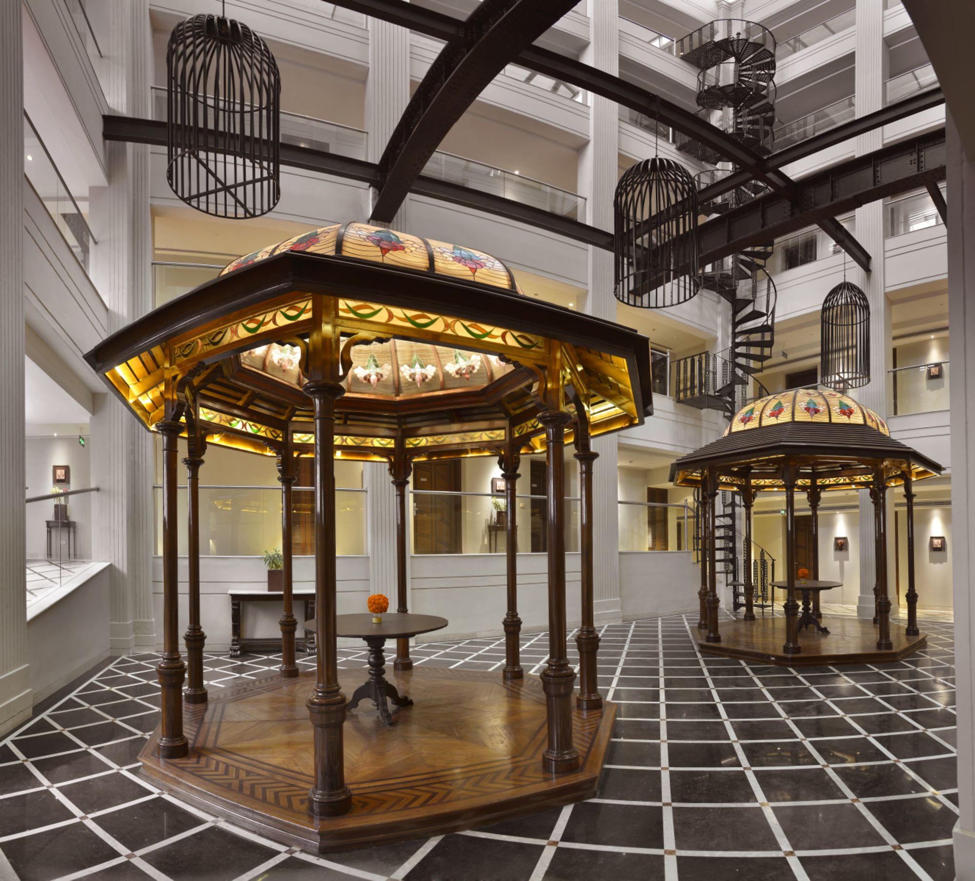 The Lalit Great Eastern à Kolkata: Atrium Lobby