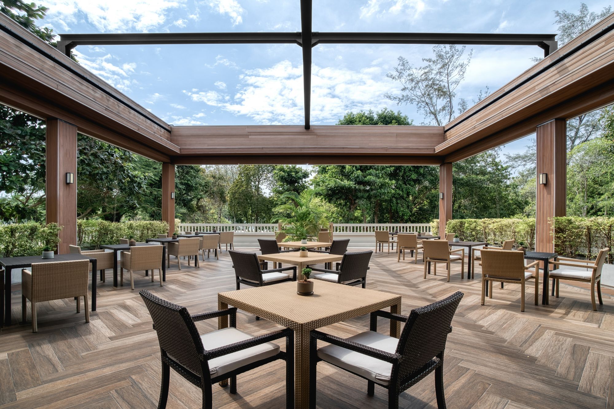 Dusit Thani Krabi Beach Resort: facilities: Club Lounge