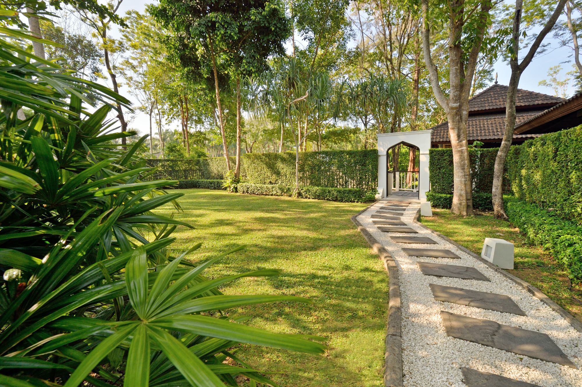 Dusit Thani Krabi Beach Resort: Garden