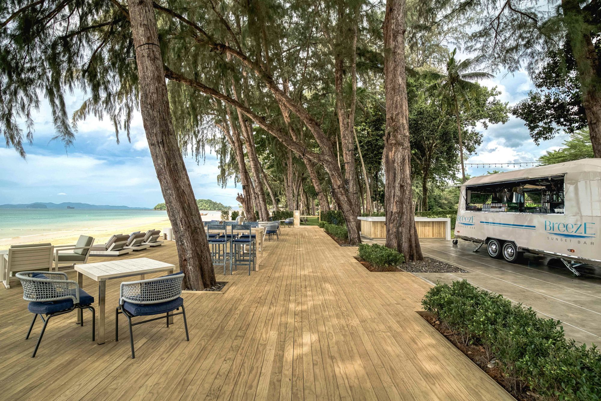Dusit Thani Krabi Beach Resort: Breeze Sunset Bar