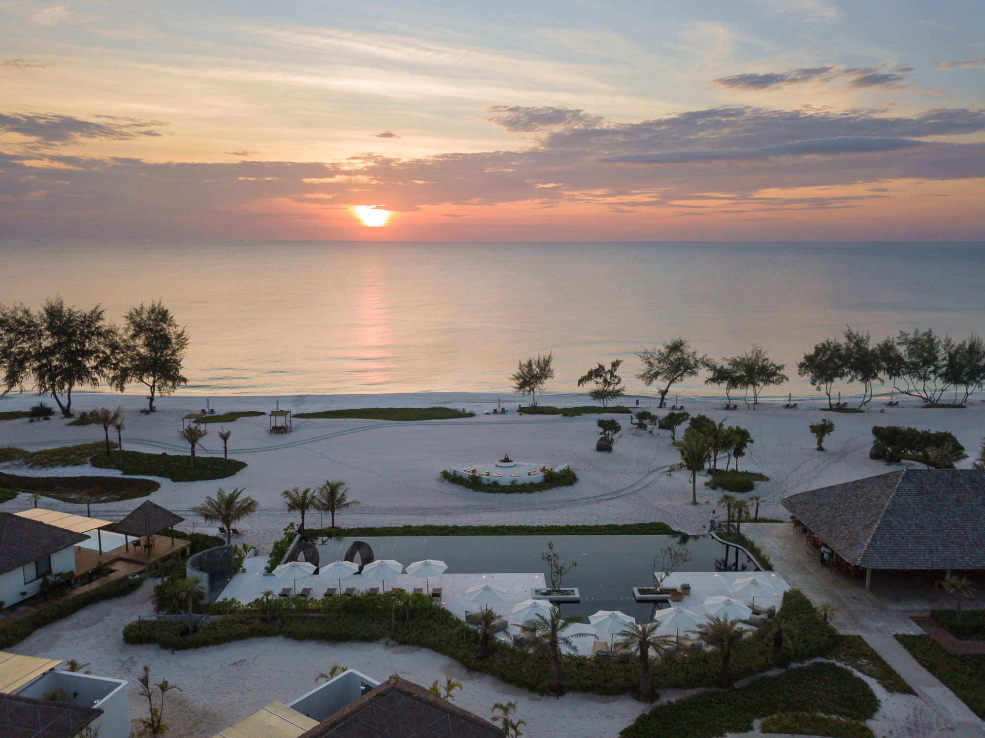 The Royal Sands Koh Rong: Pool Sunset