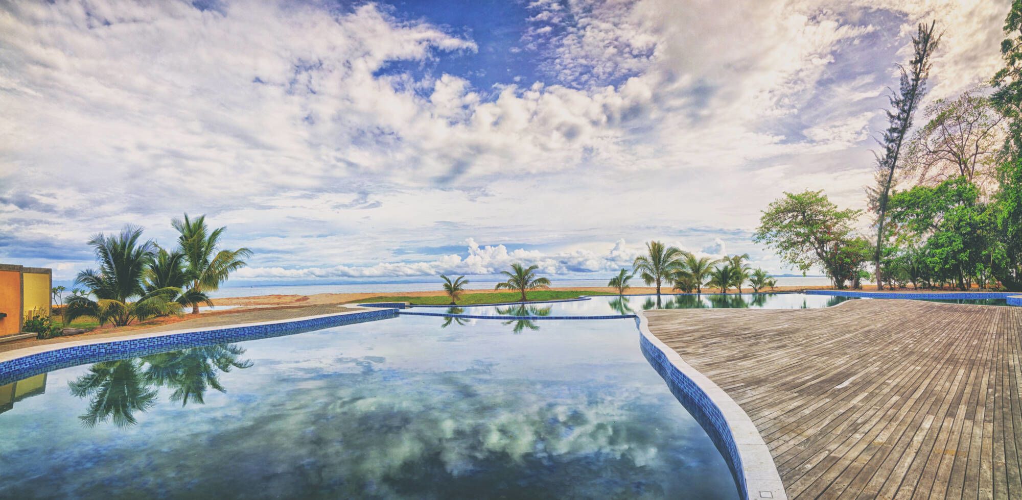 Borneo Eagle Resort in Kota Kinabalu: Main Pool