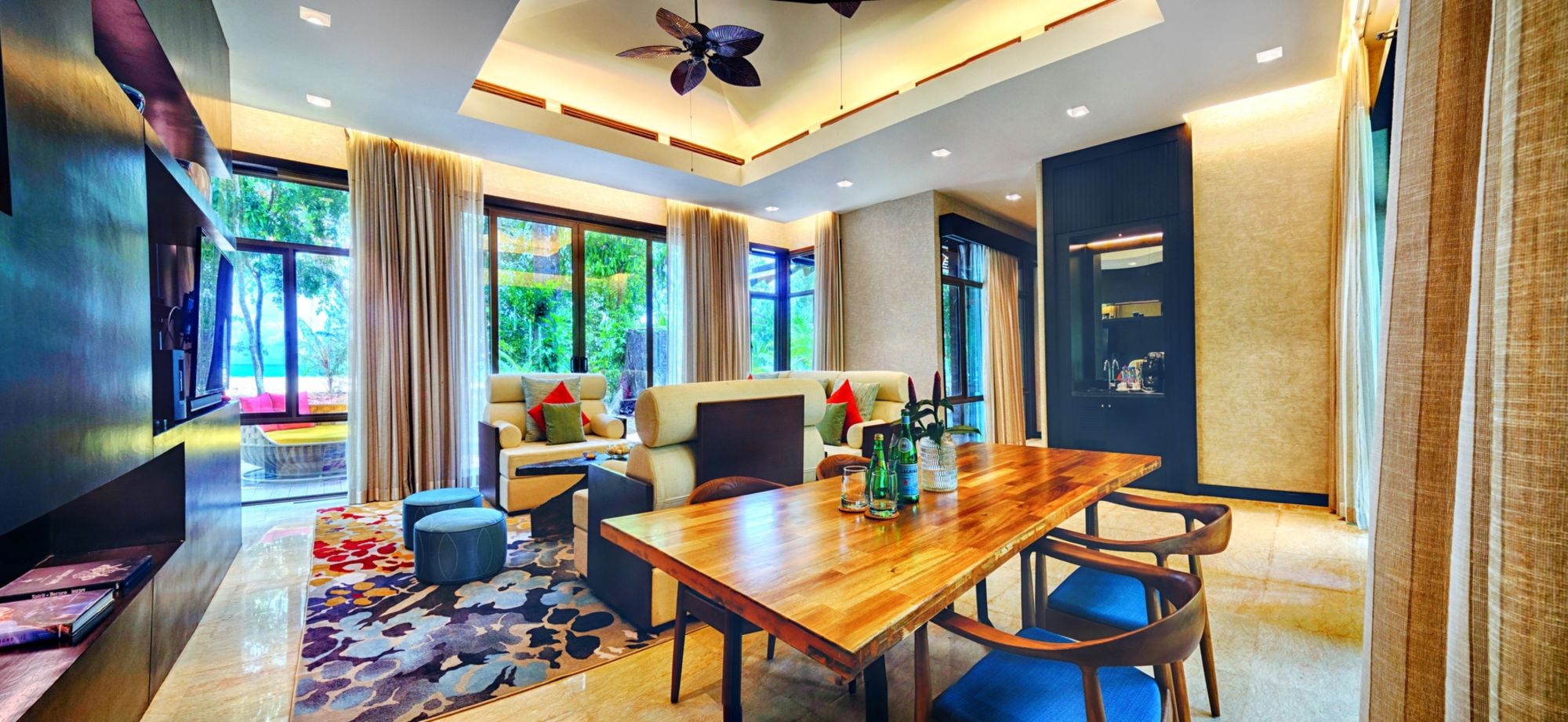 Borneo Eagle Resort in Kota Kinabalu: Spa Villa | Living Room