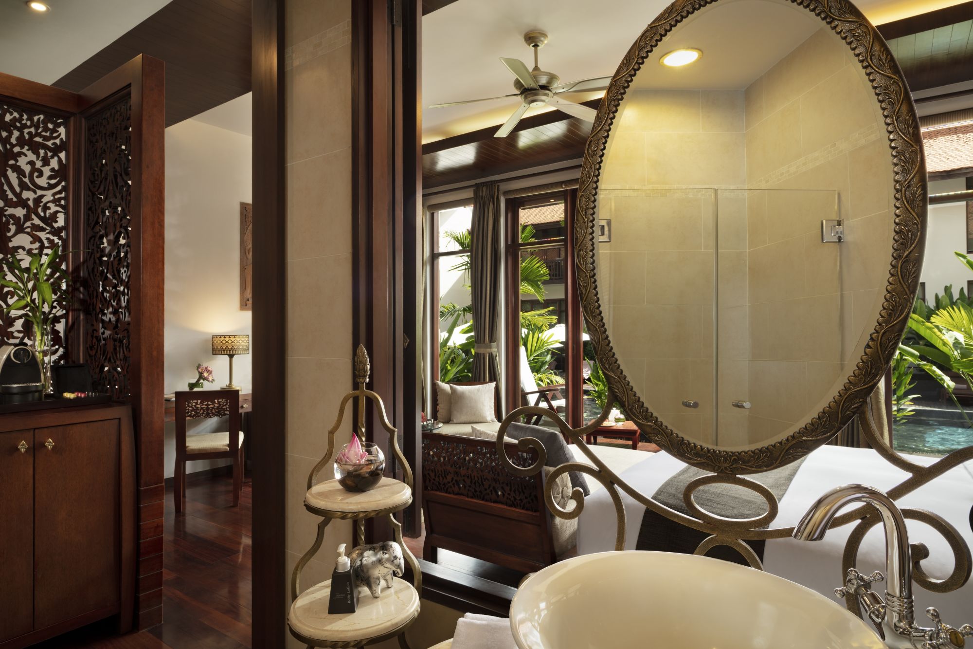 Anantara Angkor Resort in Siem Reap: Premier Terrace Suite | Bathroom