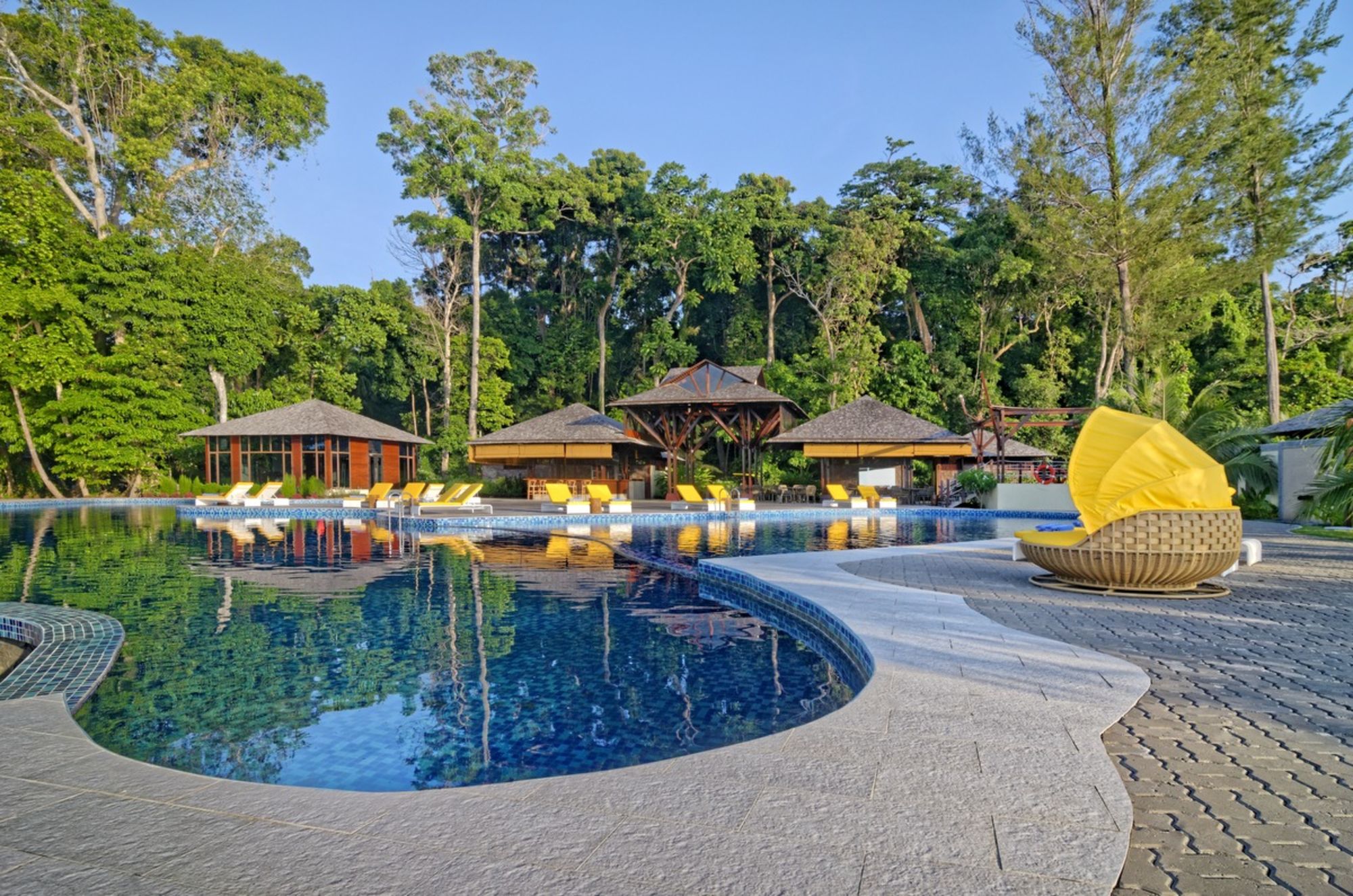 Borneo Eagle Resort in Kota Kinabalu: Main Pool