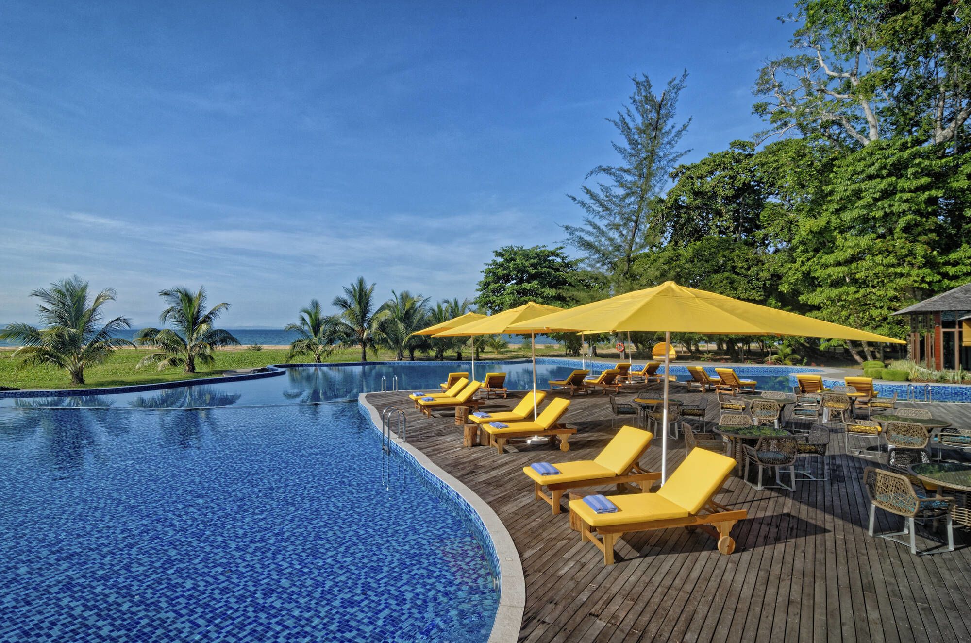 Borneo Eagle Resort in Kota Kinabalu: Pool Area