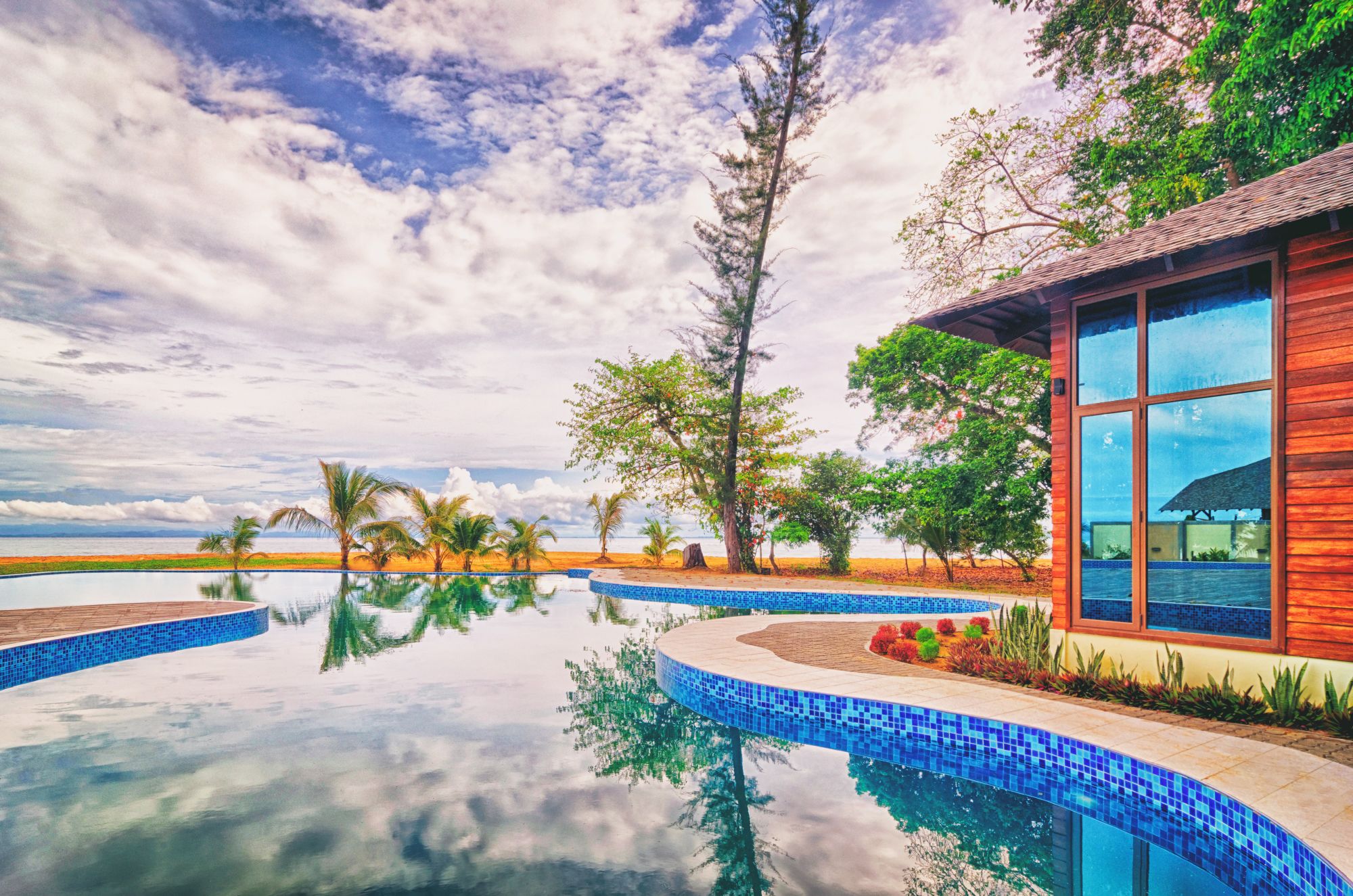 Borneo Eagle Resort in Kota Kinabalu: Main Pool