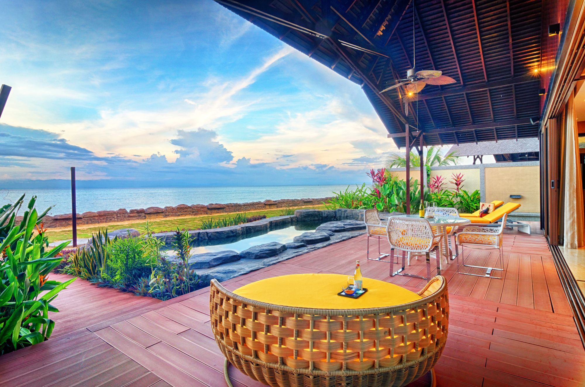 Borneo Eagle Resort in Kota Kinabalu: Pool Villa